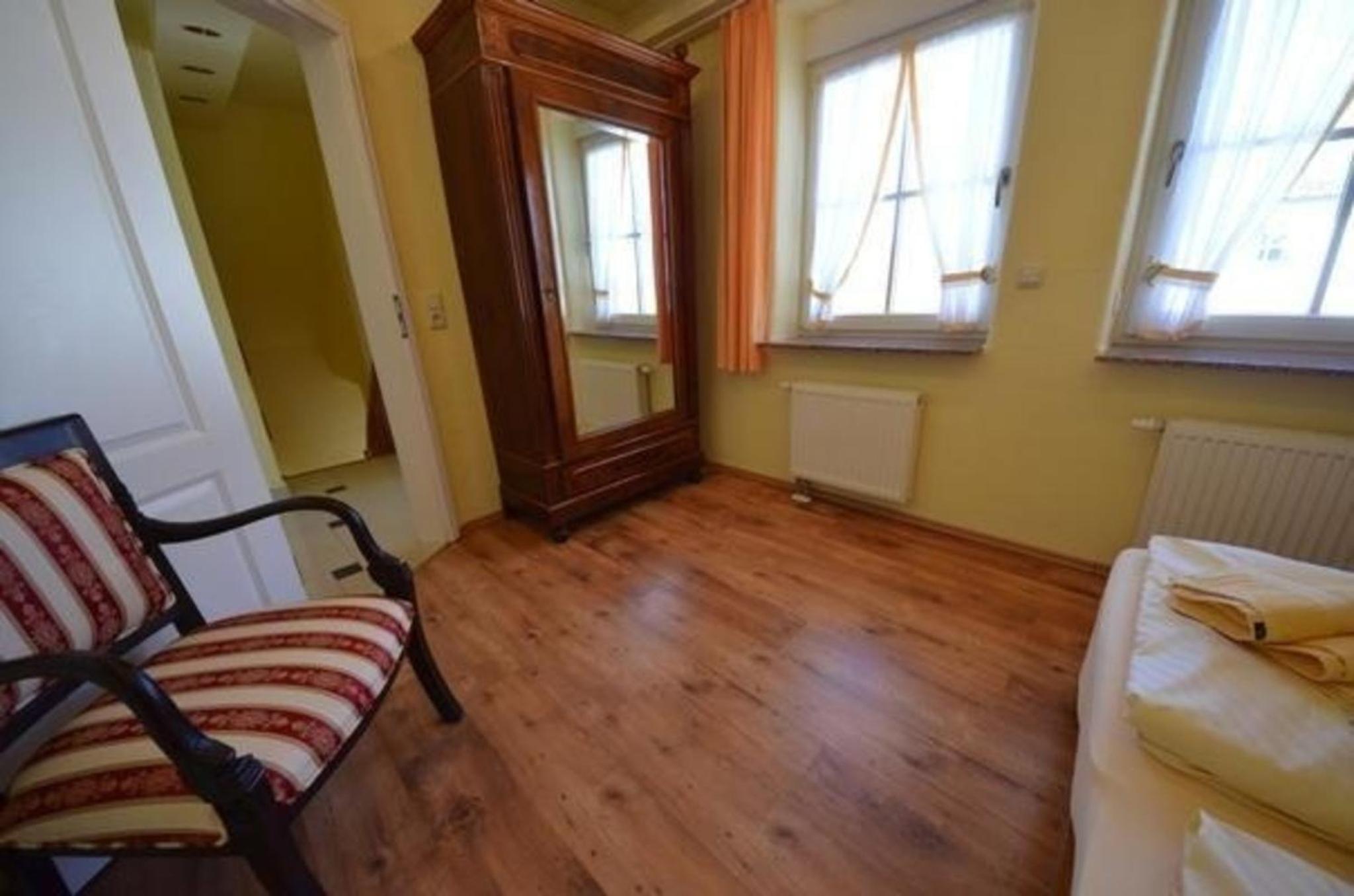Tolles Appartement in Groß Zicker mit Grill, Terrasse und Garten