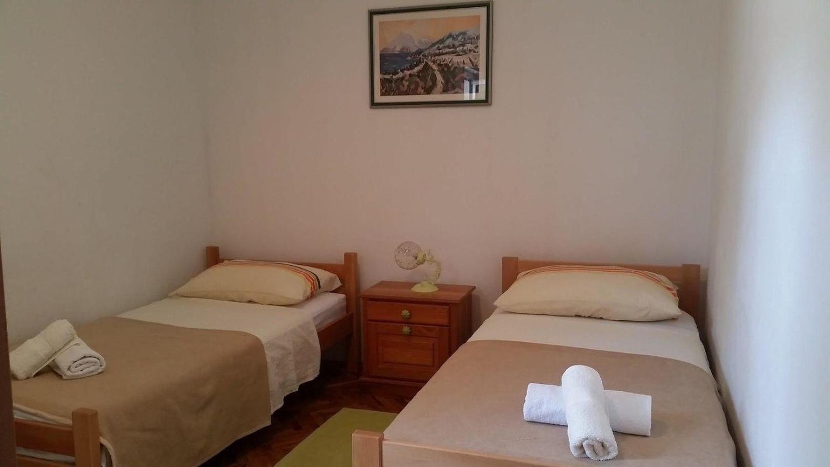 Tolles Haus in Okrug Gornji mit Eigenem Balkon view 2