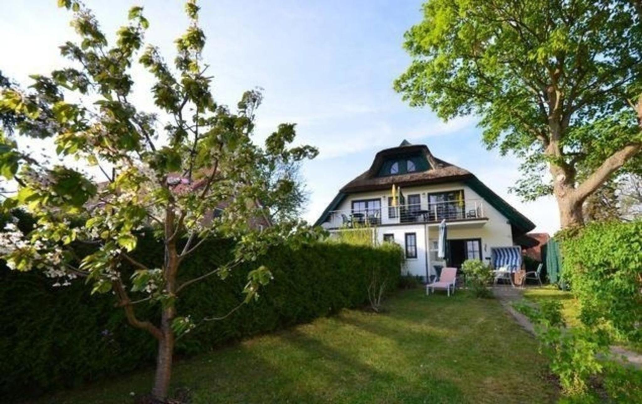 Ferienhaus in Groß Zicker mit Terrasse, Garten und Grill