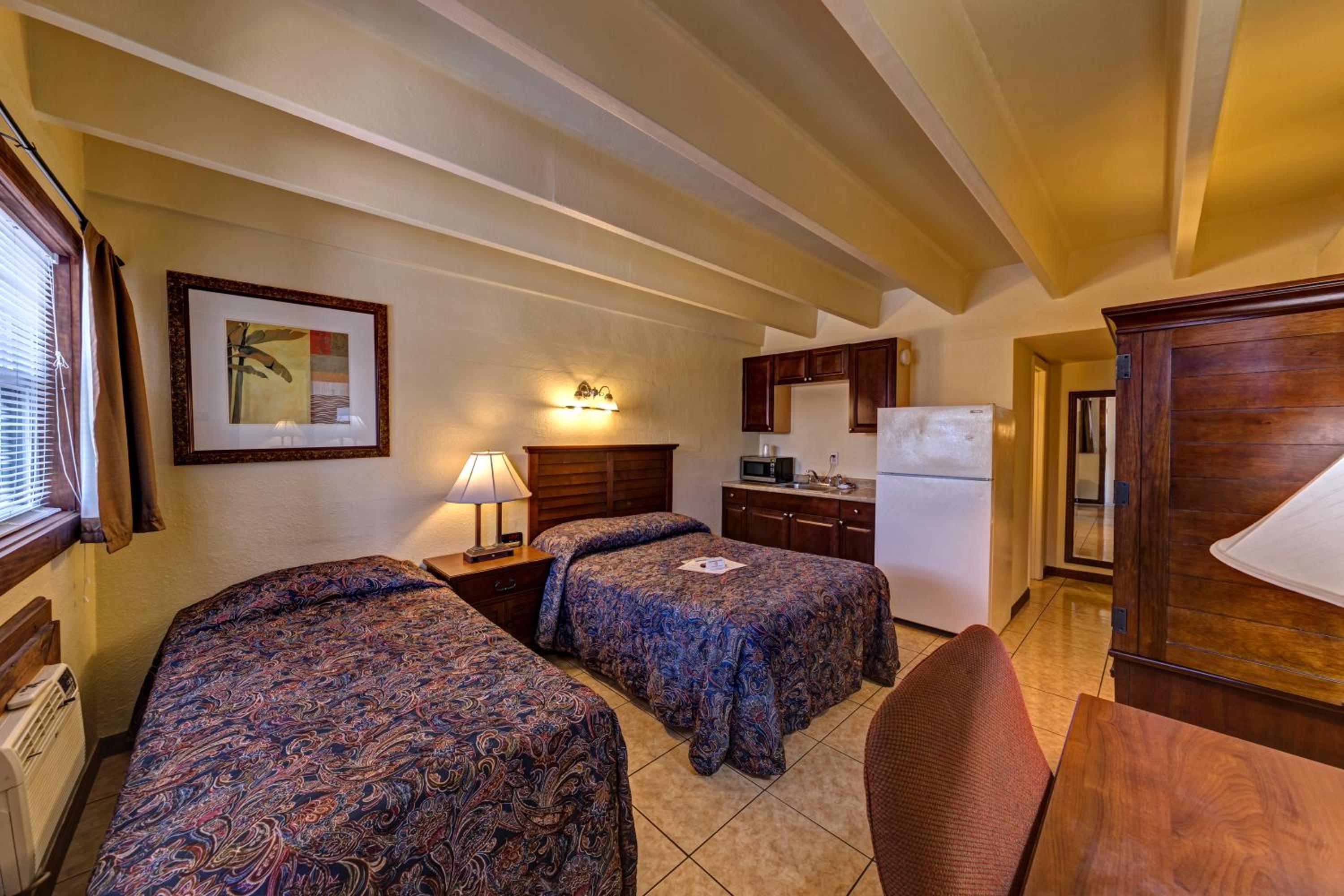 Aladdin Motel By OYO Merritt Island view 3
