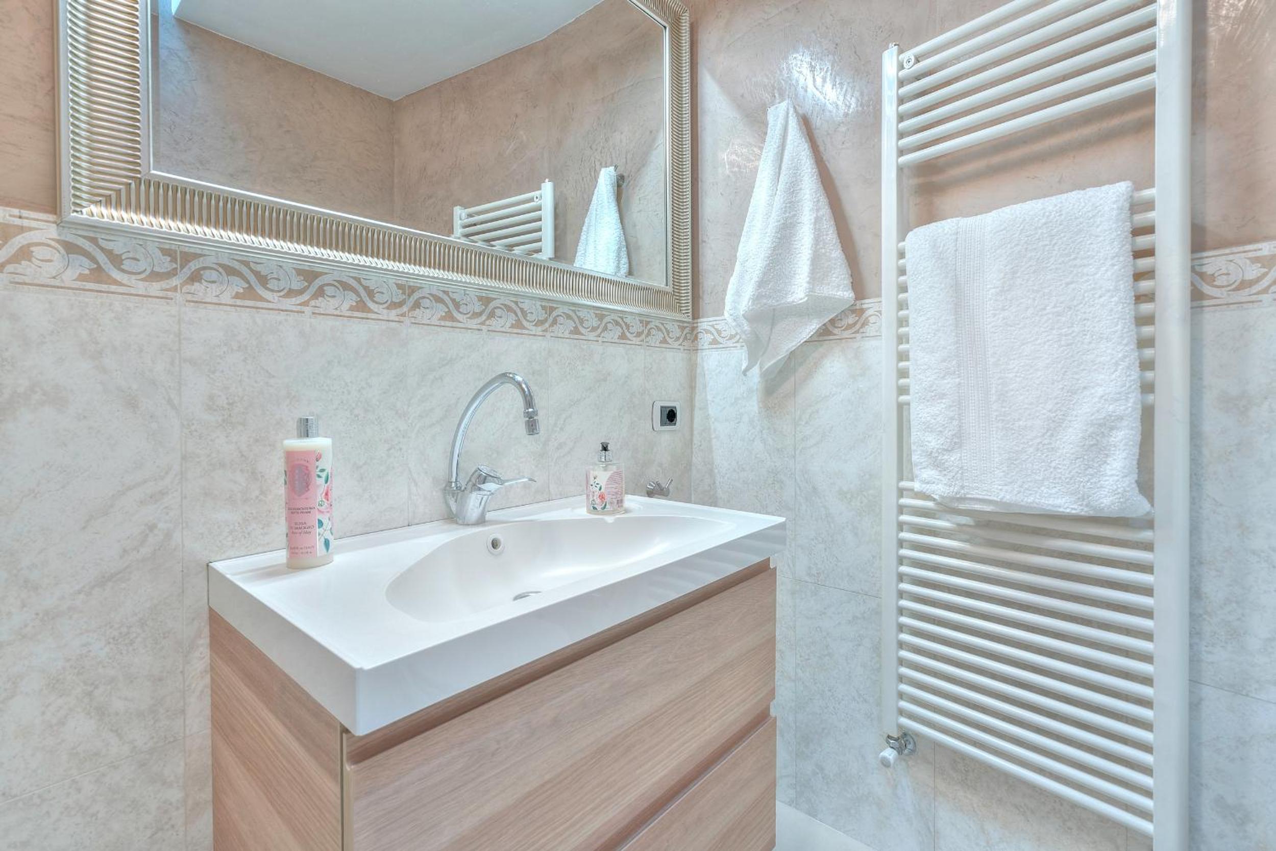 FLORENCE GIANNOTTI HOME