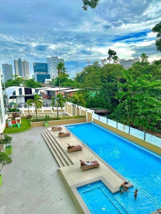Monarch Suites at Padgett Cebu w/ pool near Ayala