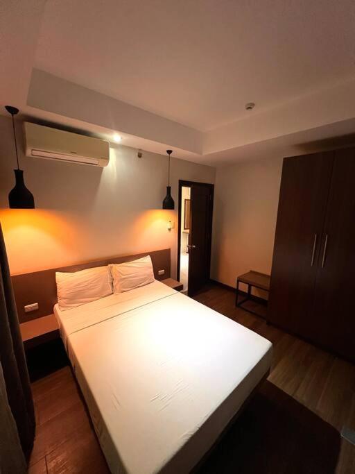 Monarch Suites at Padgett Cebu w/ pool near Ayala