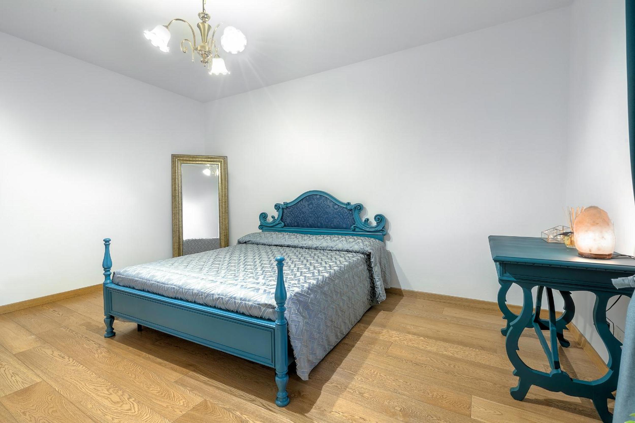 FLORENCE GIANNOTTI HOME