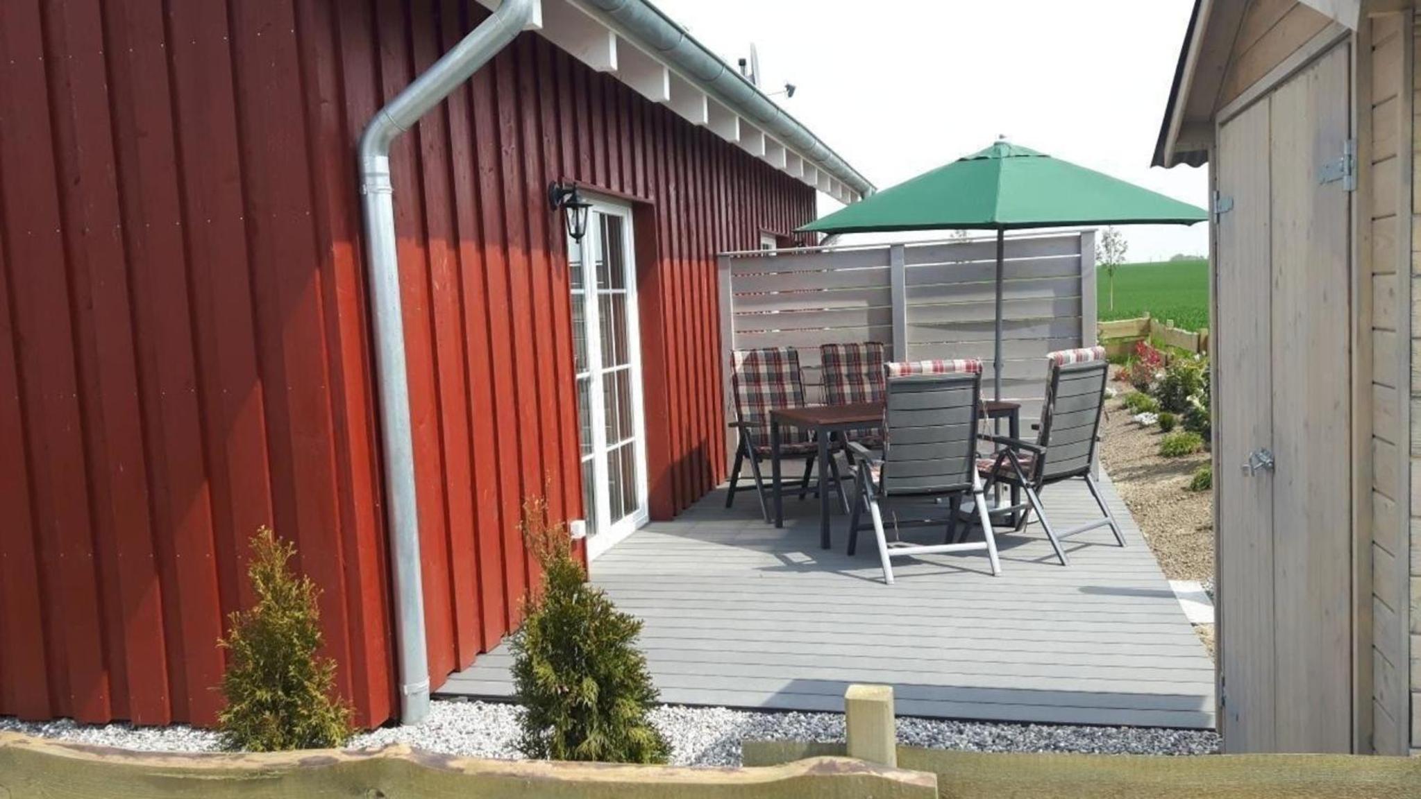 Schönes Ferienhaus in Zierow mit Terrasse und Grill - a80328 view 2