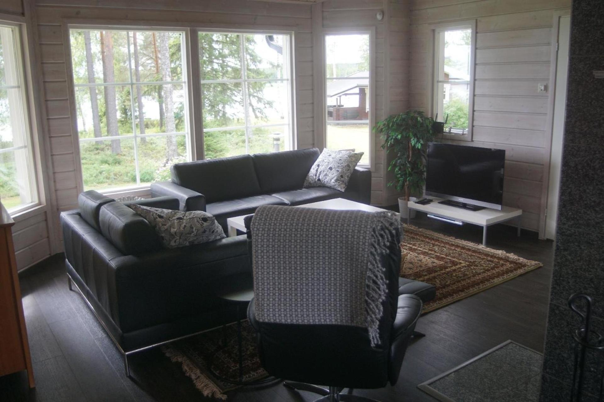 Ferienvilla mit Sauna und Garten am See