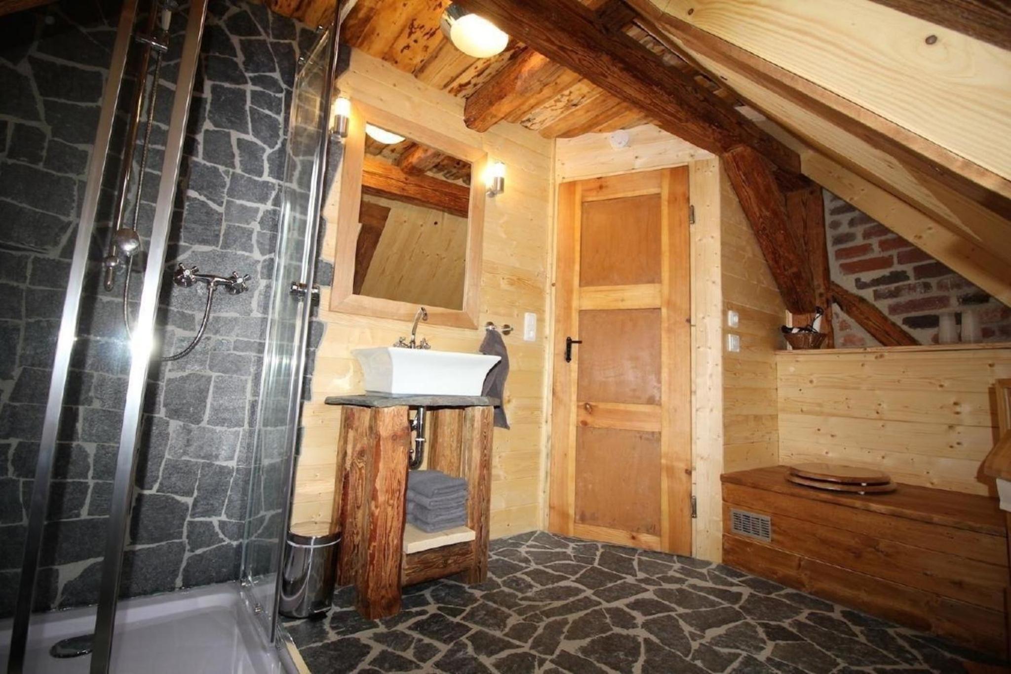Appartement in Klingenthal mit Terrasse, Garten und Grill