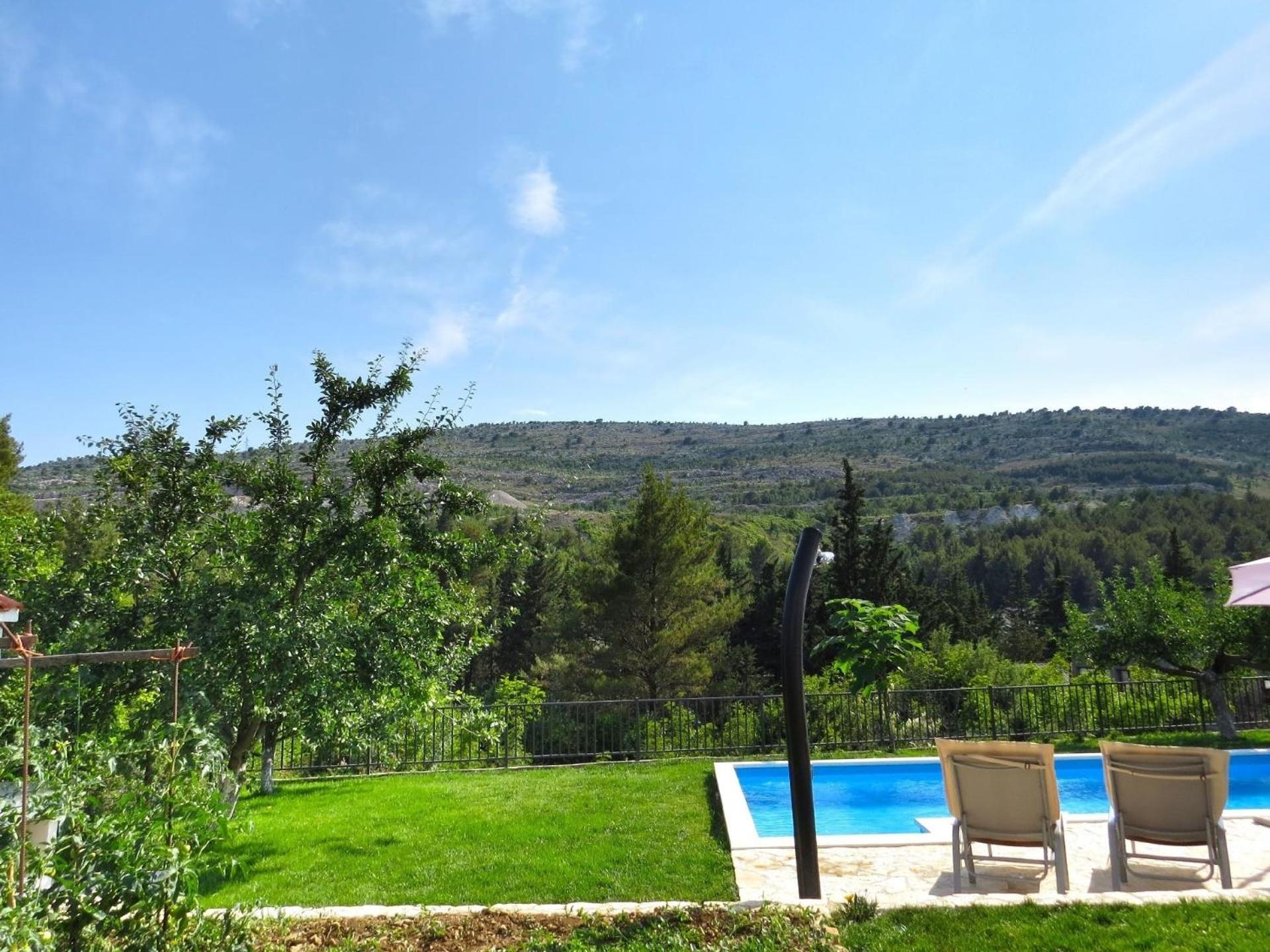 Geräumige Wohnung mit Terrasse und eigenem Pool view 4