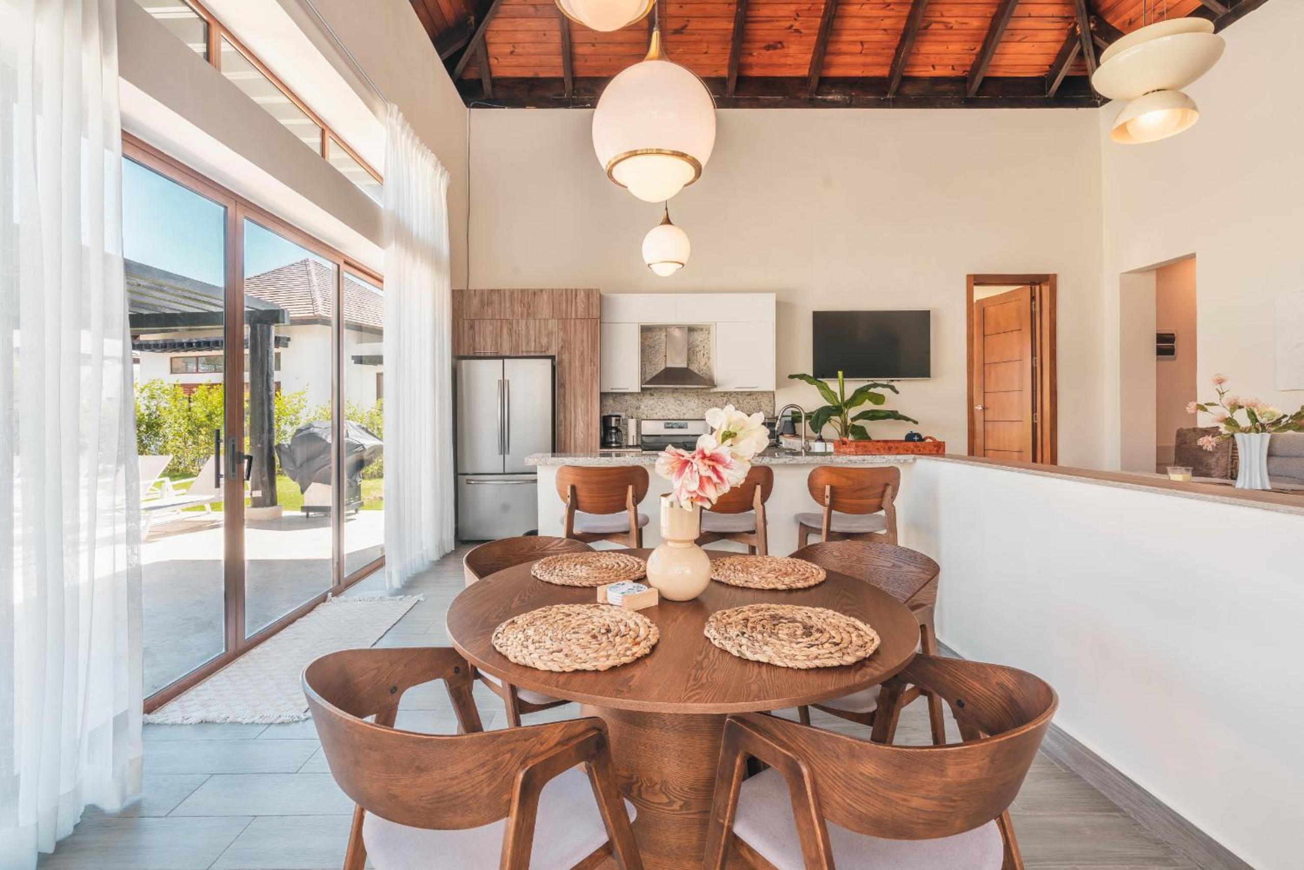 Tropical villa with picuzzi at Green Village BCA