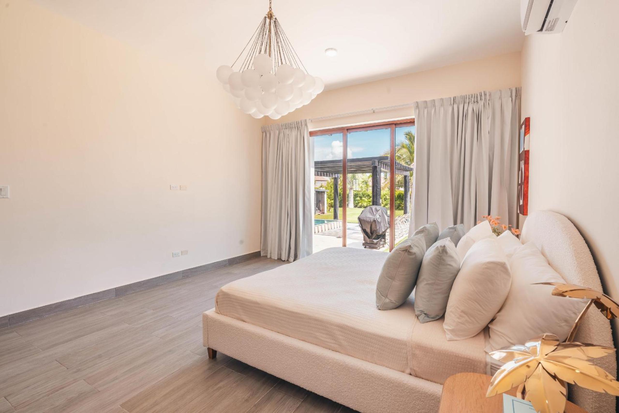 Tropical villa with picuzzi at Green Village BCA
