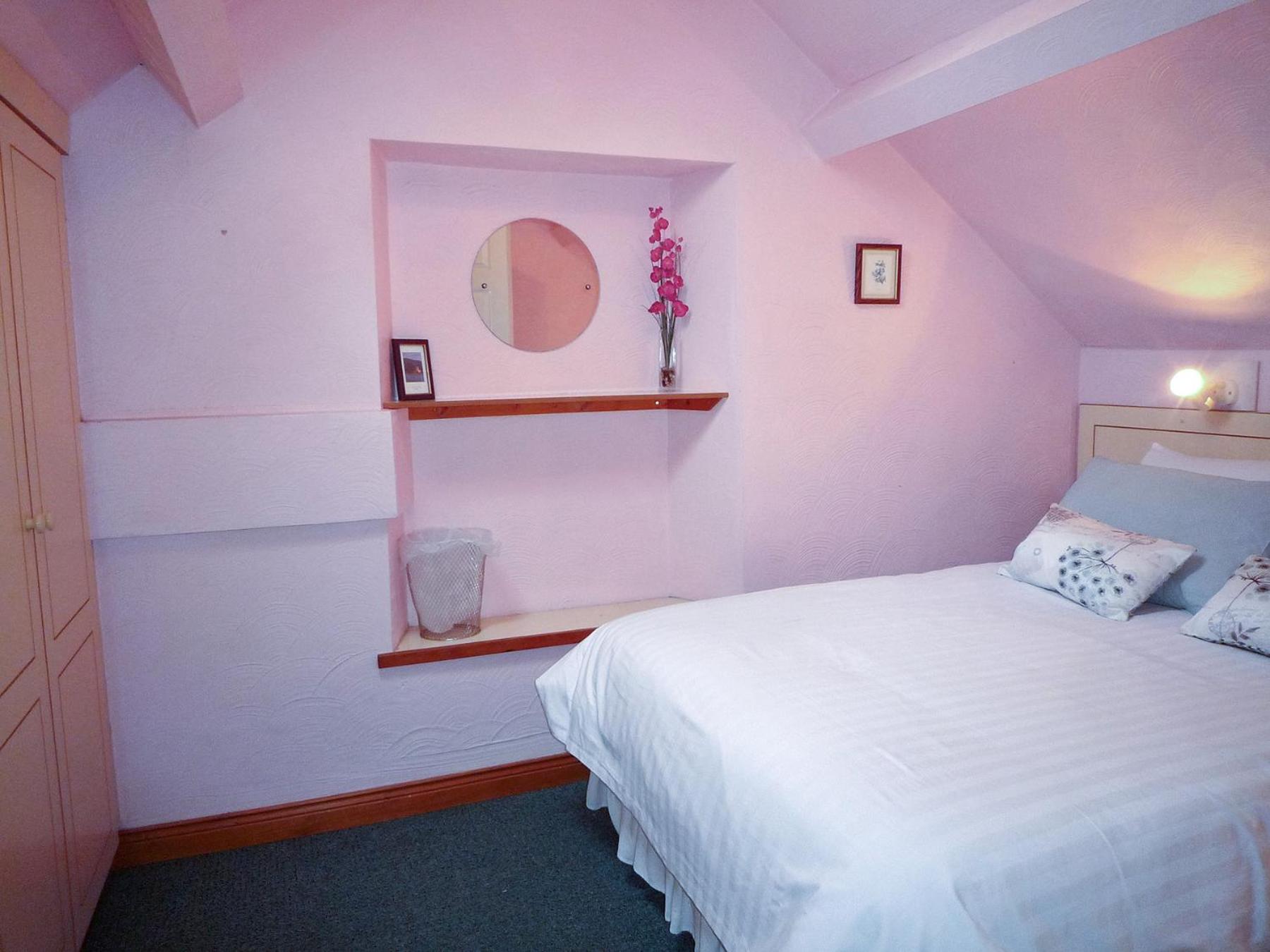 Sheans Holiday Cottage Killarney by Trident Holiday Homes