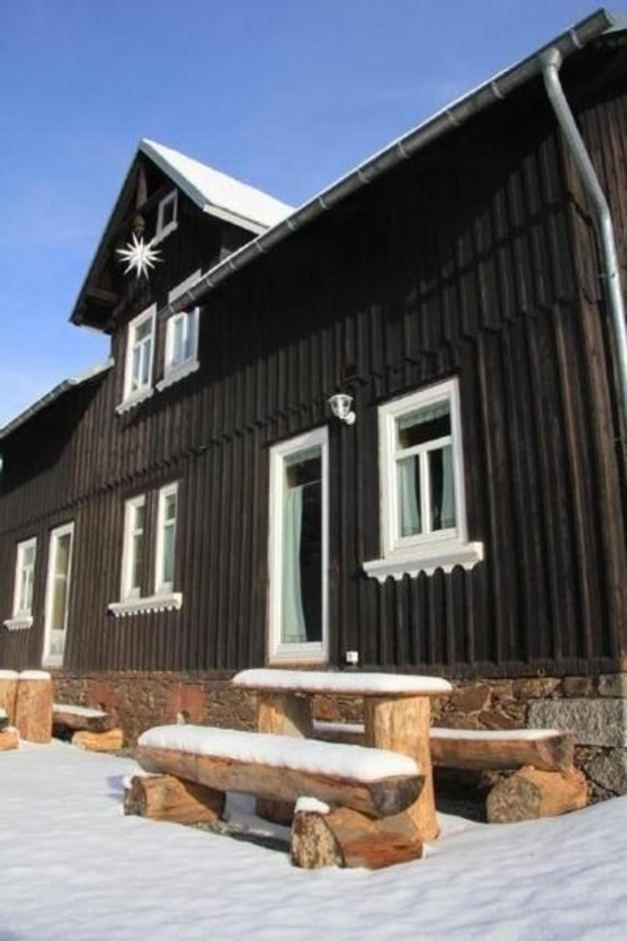 Wohnung in Klingenthal mit Terrasse, Garten und Grill