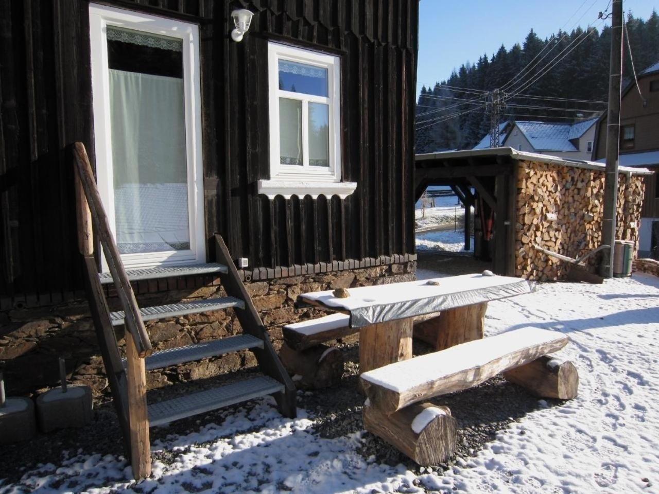 Wohnung in Klingenthal mit Terrasse, Garten und Grill