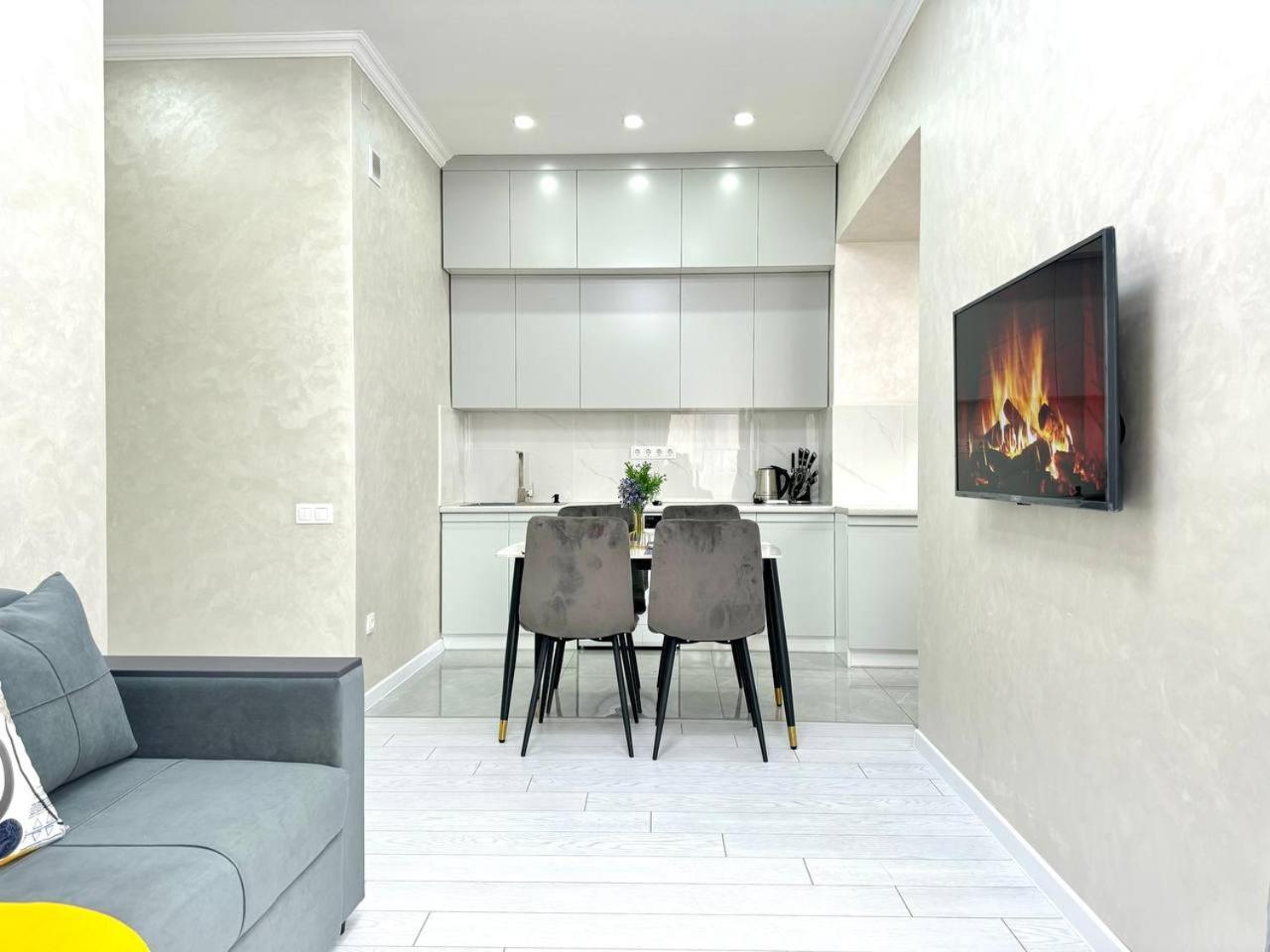 Cozy 2 bedroom apartment EASY rent