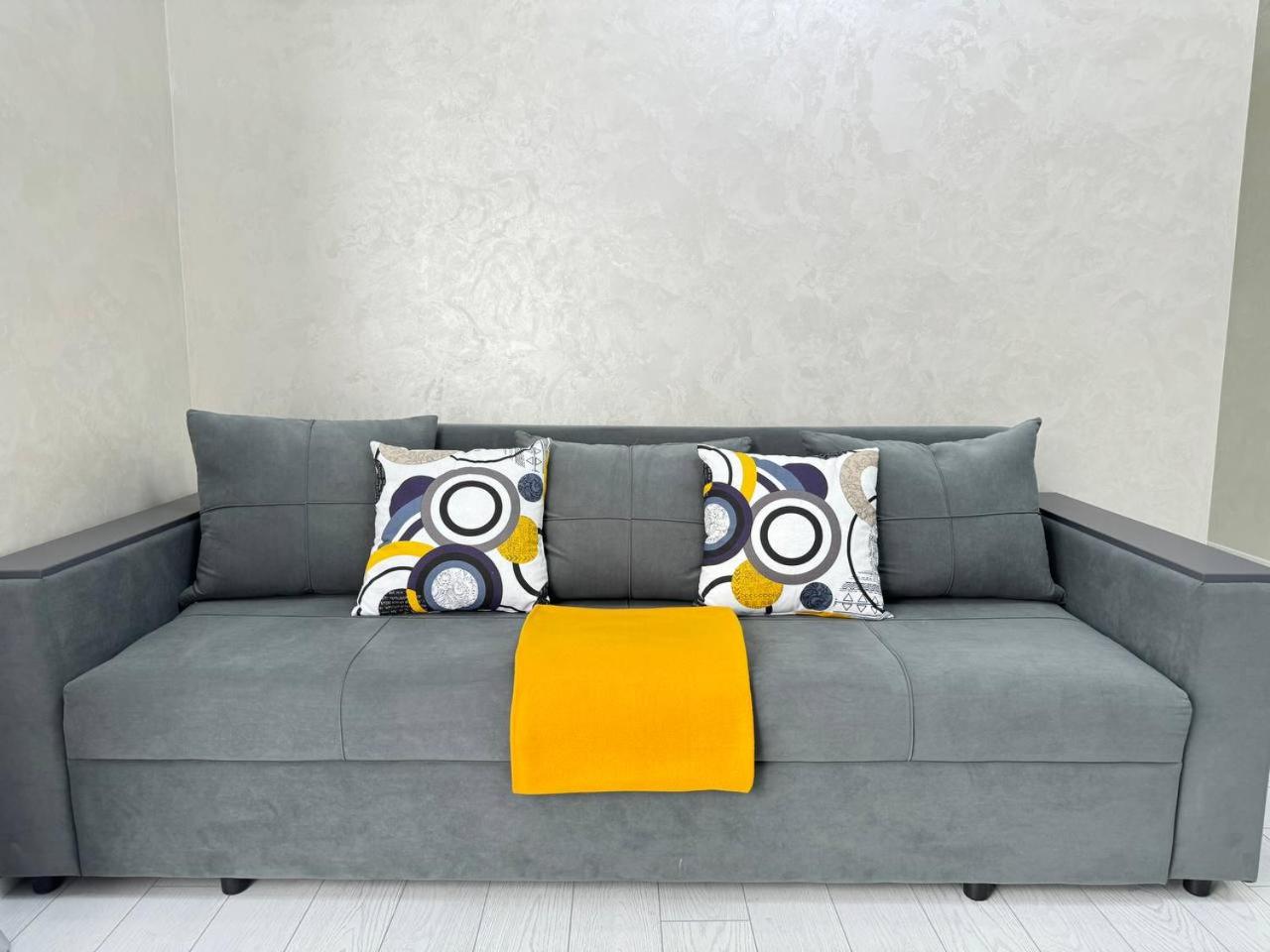 Cozy 2 bedroom apartment EASY rent