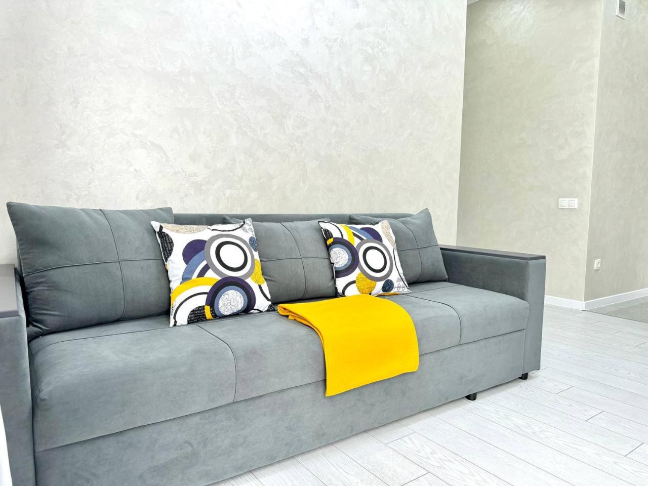 Cozy 2 bedroom apartment EASY rent