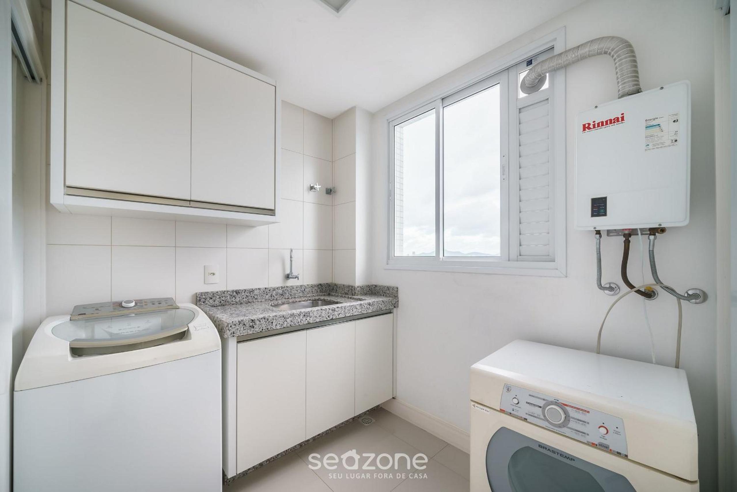 Seaview Apt condo w/ pool & BBQ VCE1102