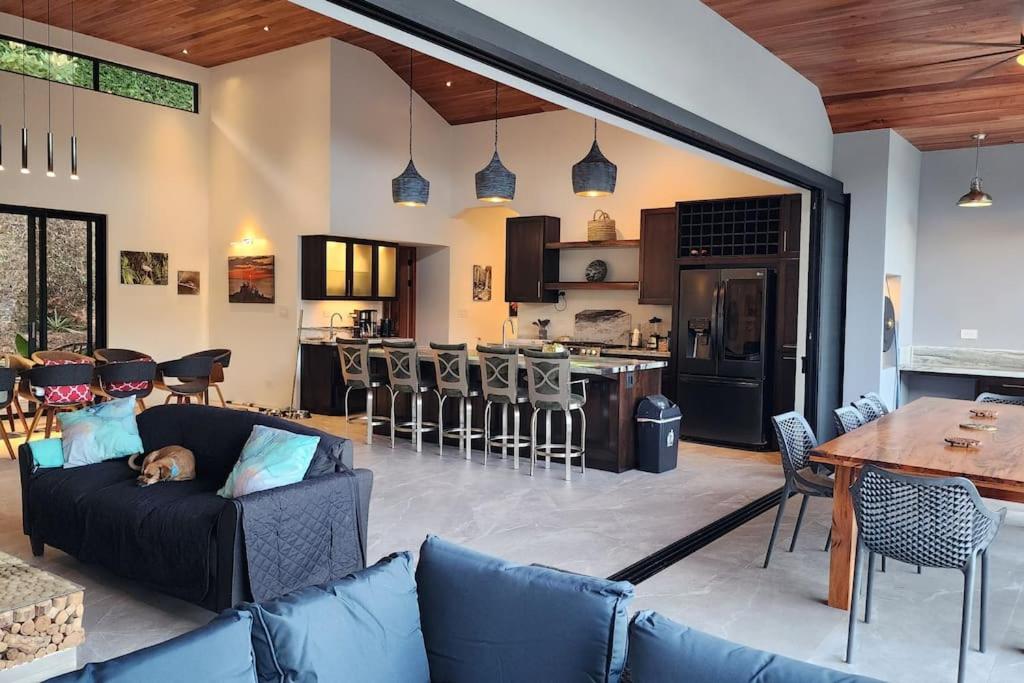 Cava Vista Villa