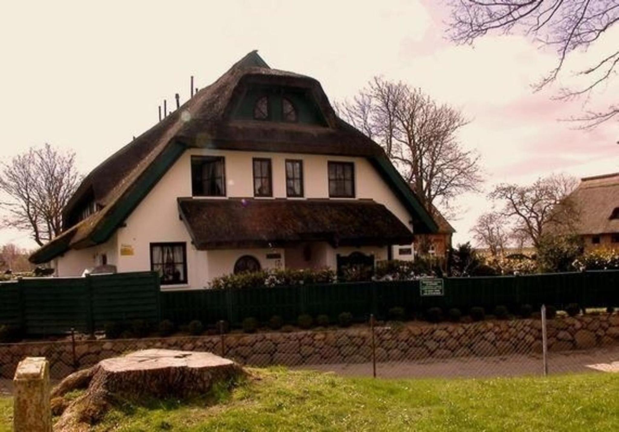 Ferienhaus in Groß Zicker mit Terrasse, Garten und Grill - b51650