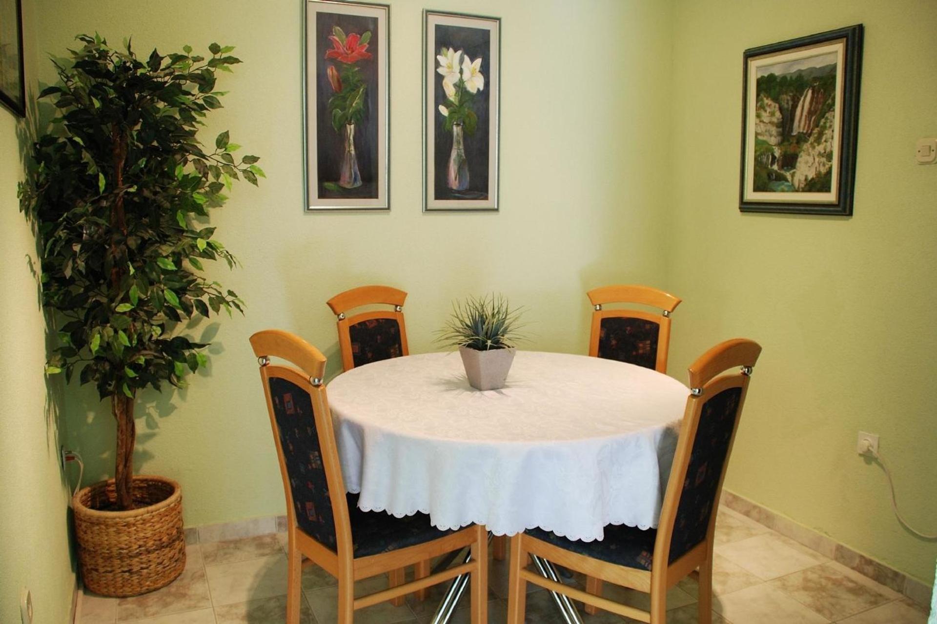 Ferienwohnung Mit Terrasse Und Grill view 5