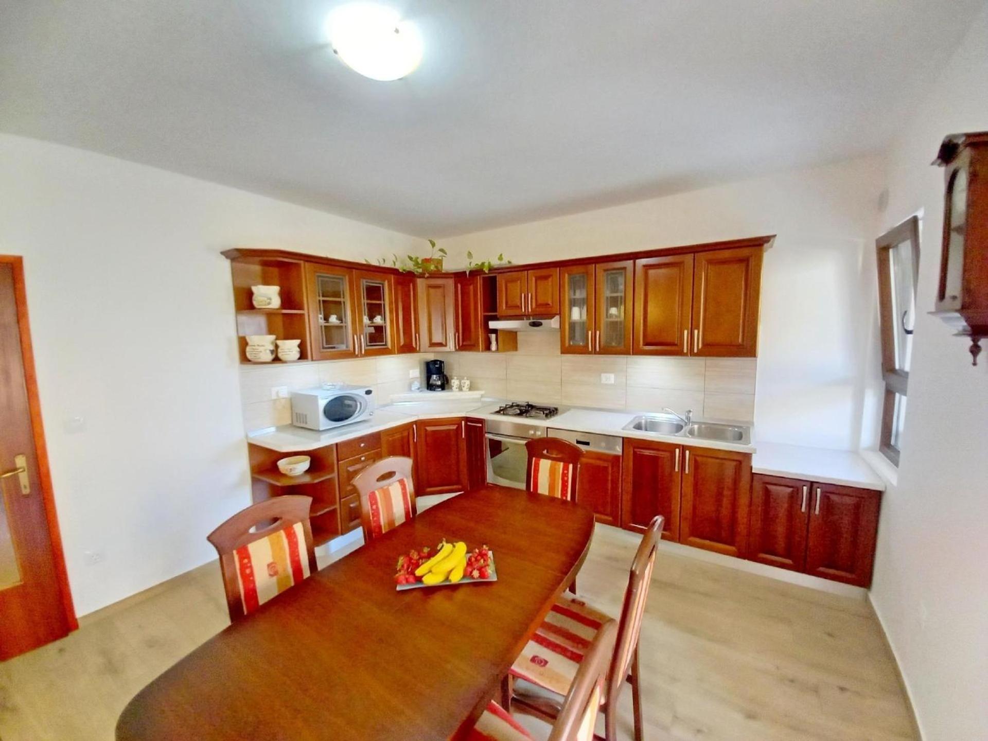 Ferienwohnung in Pula mit Grill, Garten und Terrasse