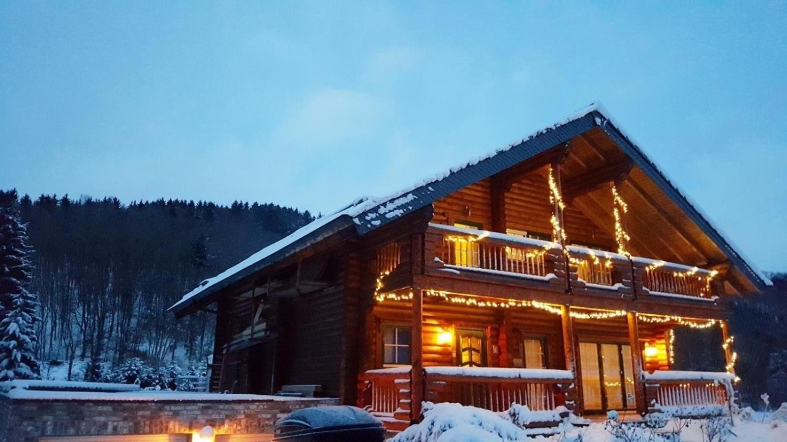 Ferienhaus in Wiesen mit Privatem Pool
