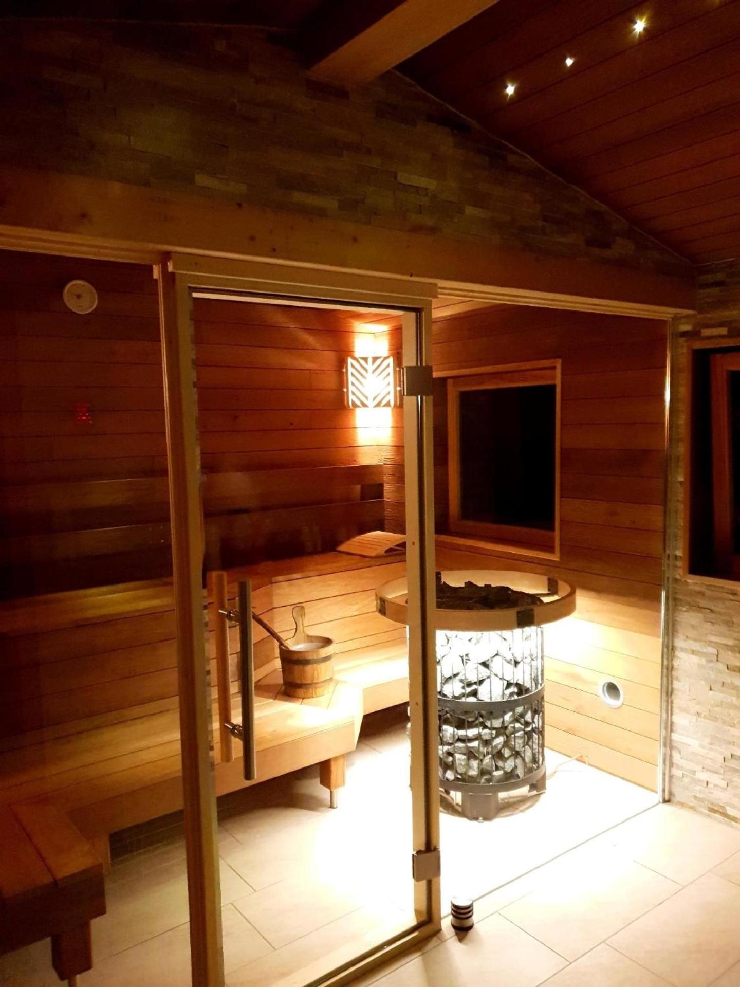 Ferienhaus in Wiesen mit Privatem Pool