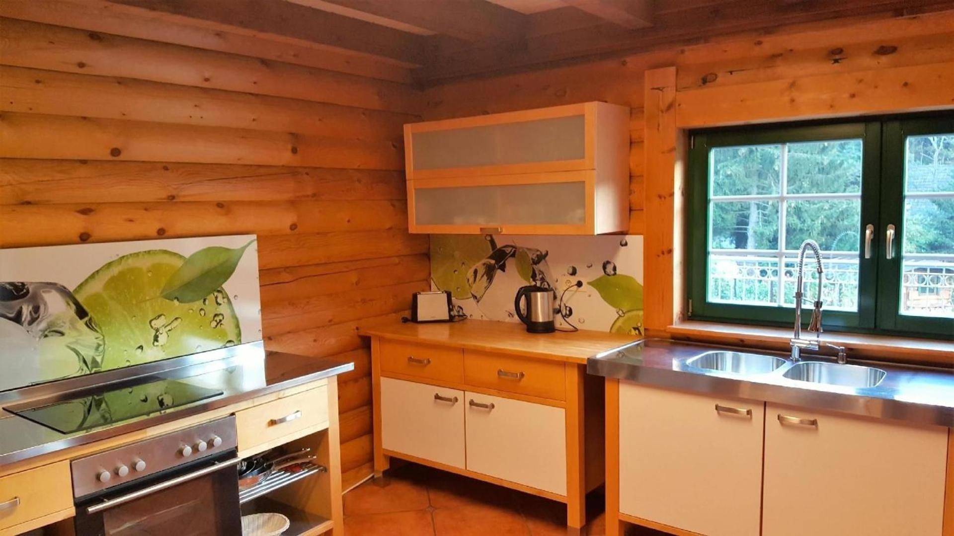 Ferienhaus in Wiesen mit Privatem Pool