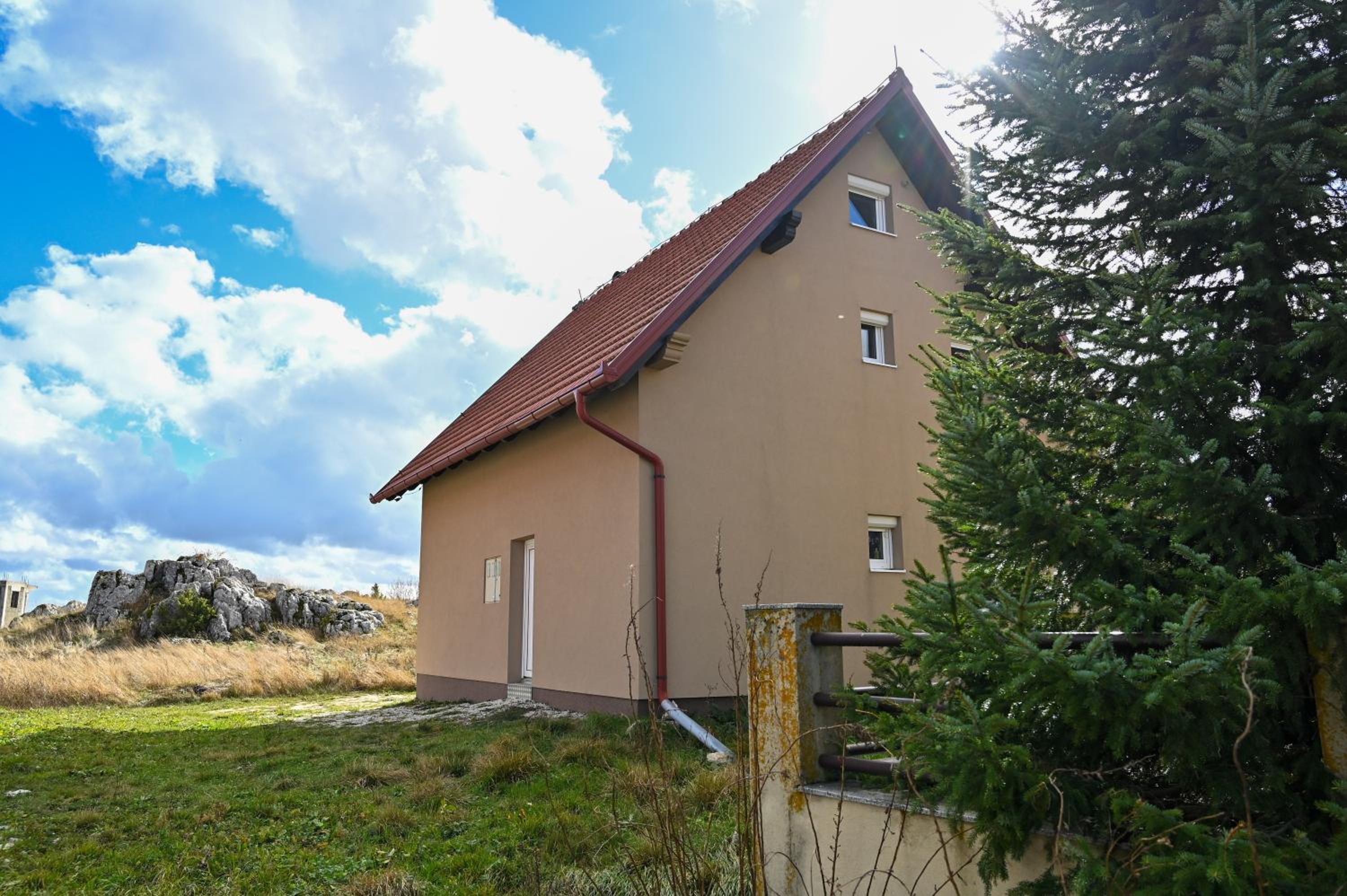 Apartman Lena