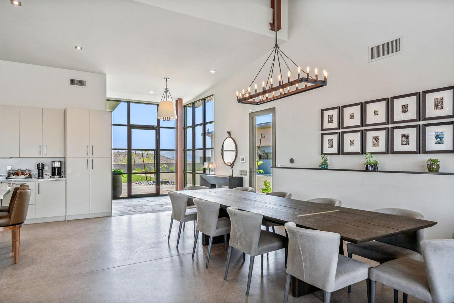 Paradise Canyon-Infinity Heated Pool-Estate 3