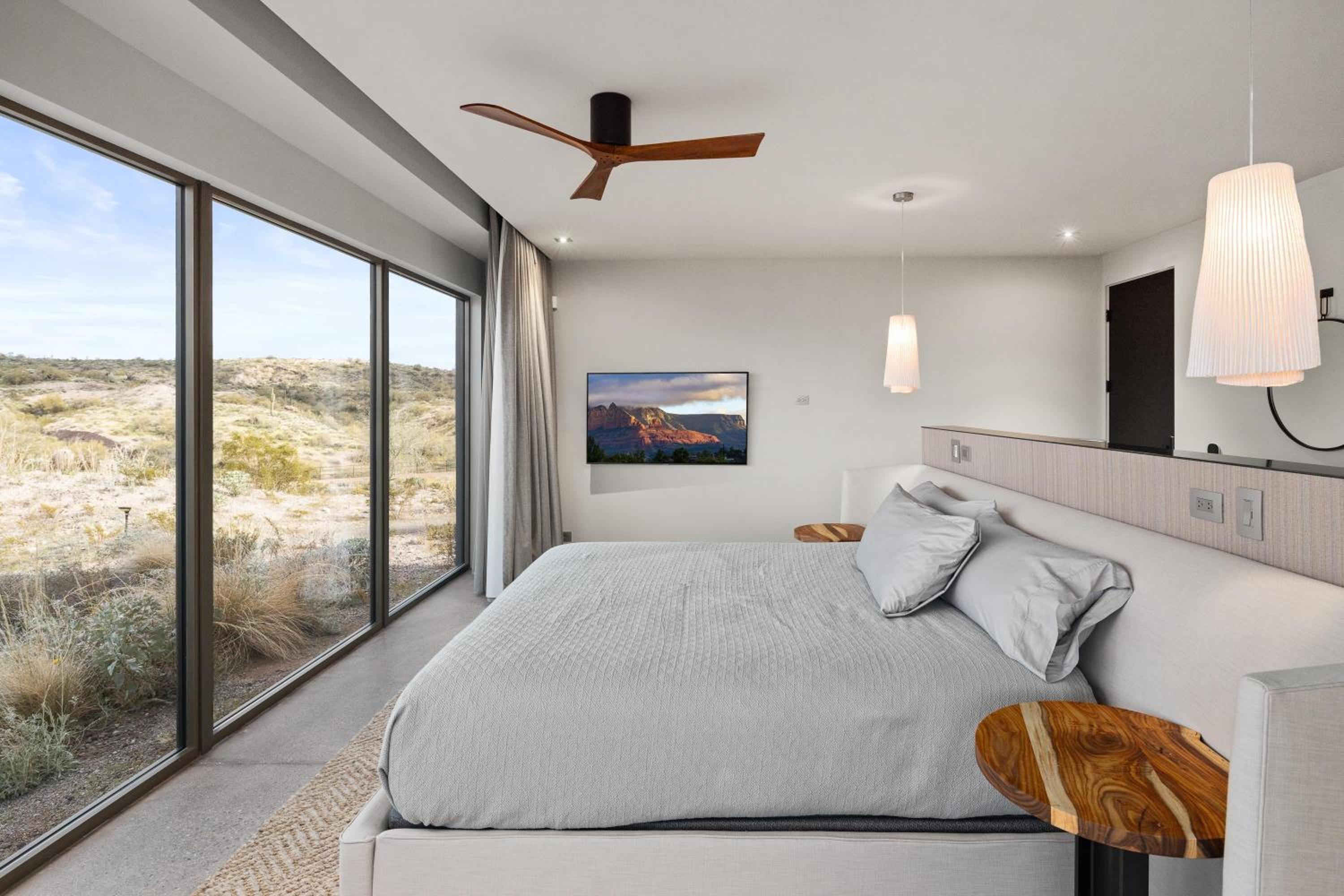 Paradise Canyon-Infinity Heated Pool-Estate 3