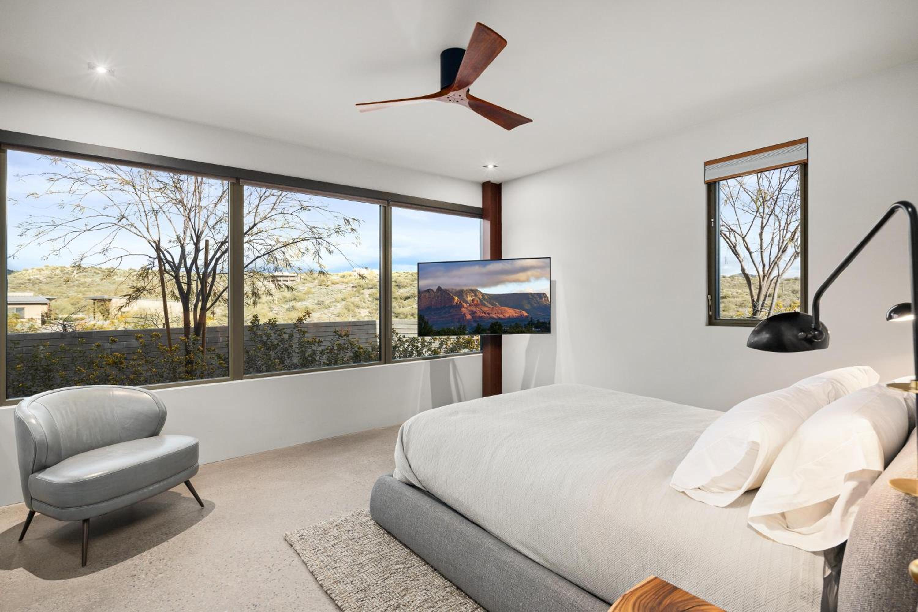 Paradise Canyon-Infinity Heated Pool-Estate 3