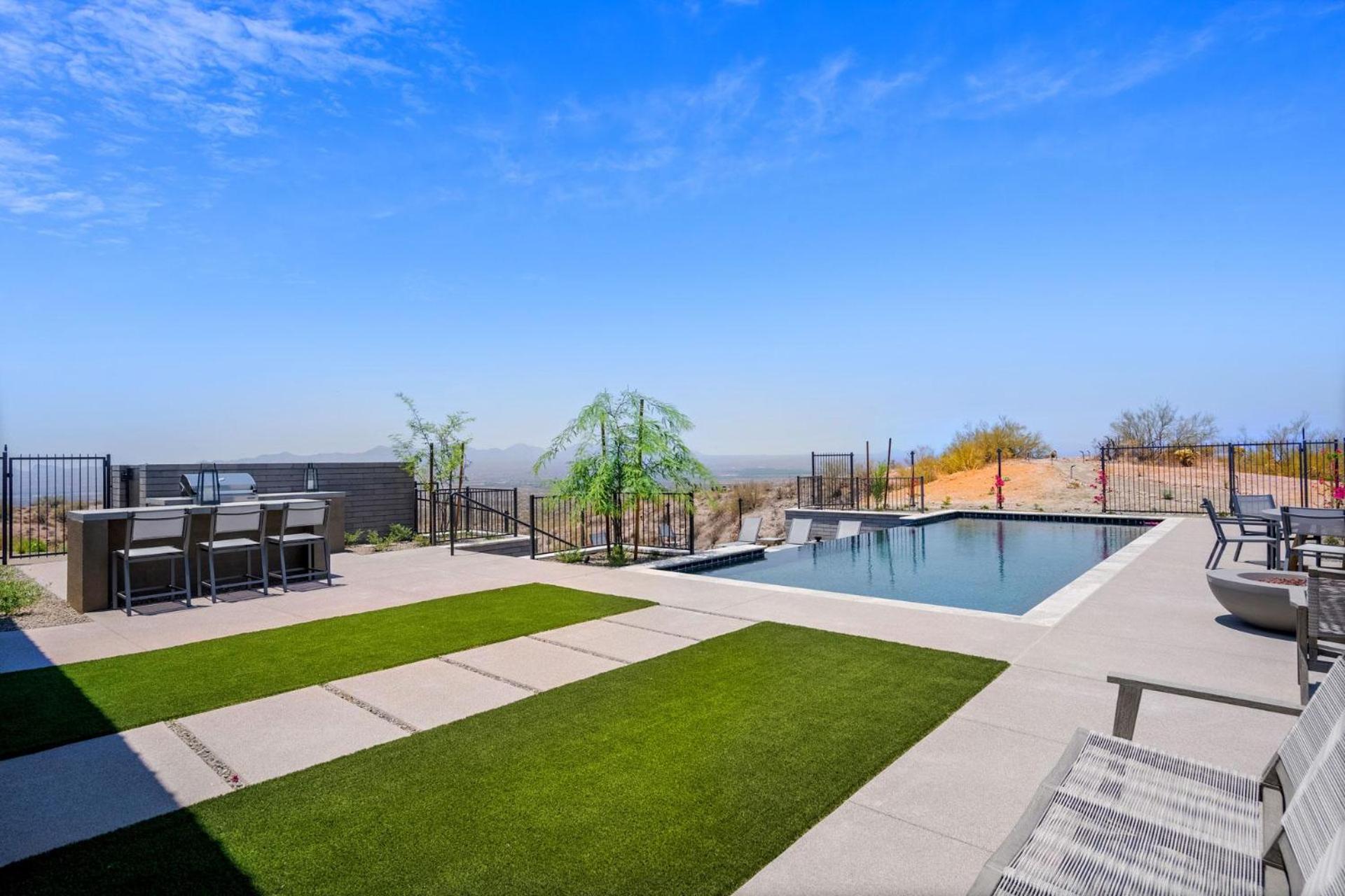Paradise Canyon-Infinity Heated Pool-Estate 3