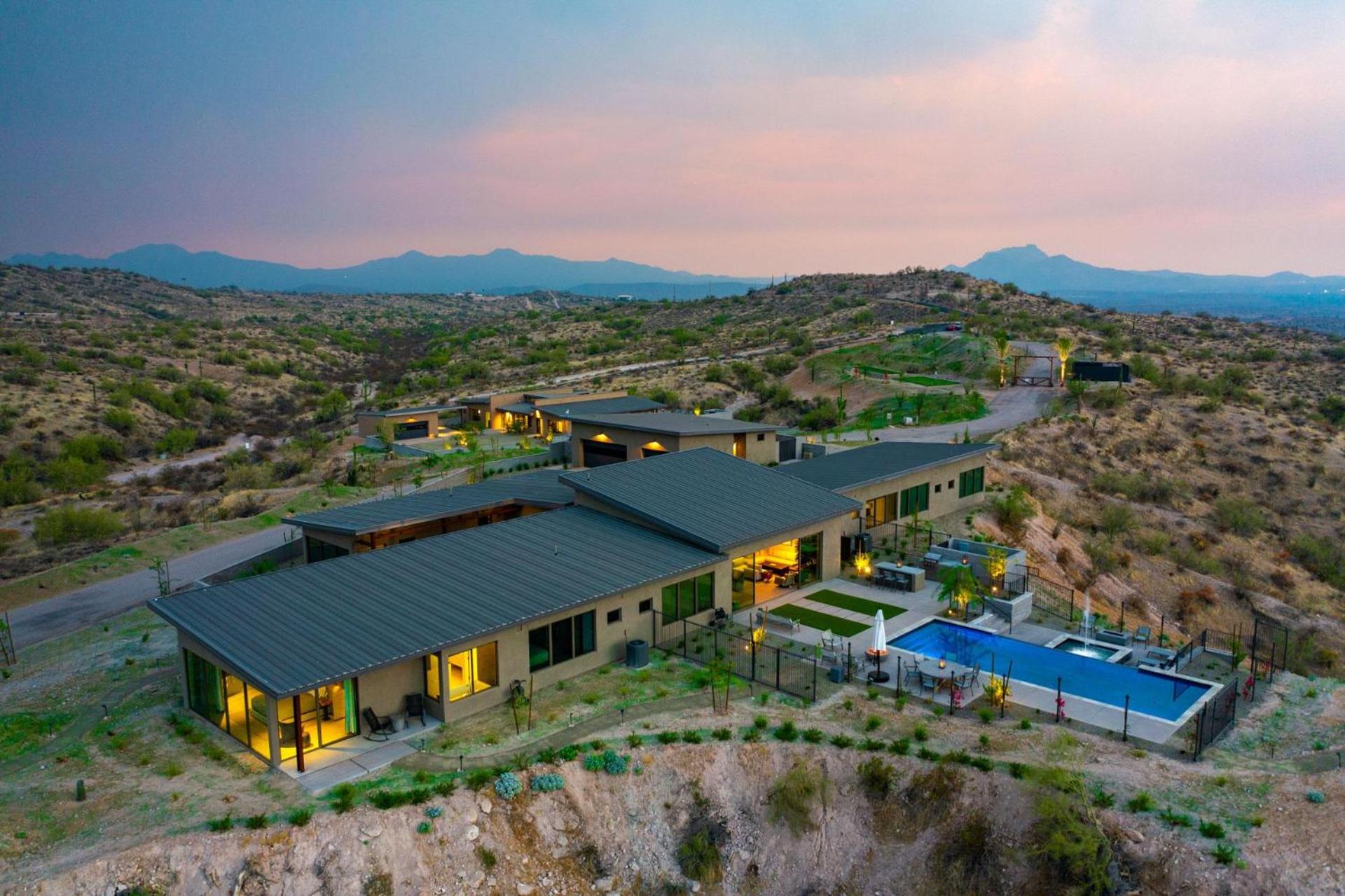 Paradise Canyon-Infinity Heated Pool-Estate 3