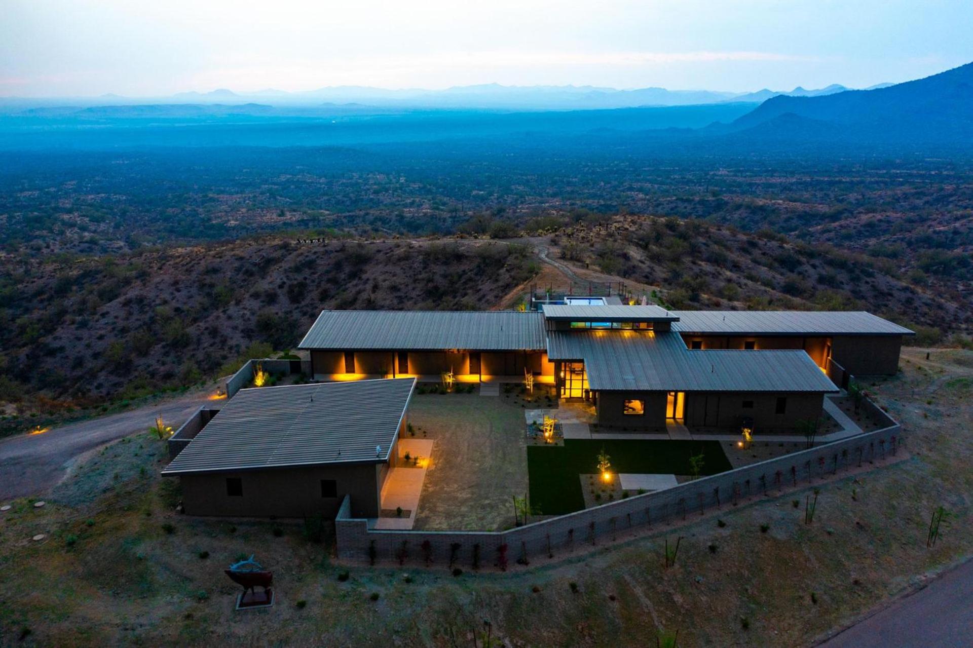 Paradise Canyon-Infinity Heated Pool-Estate 3