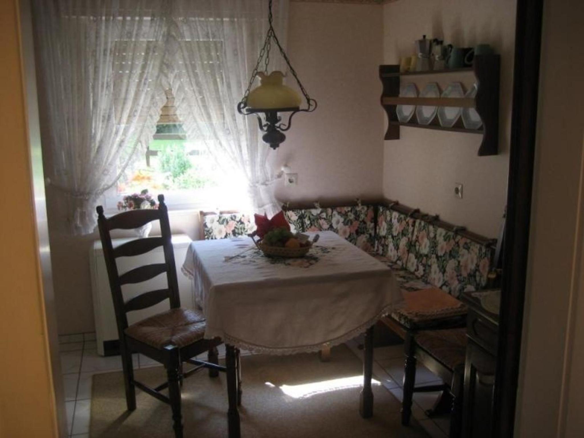Große Ferienwohnung Mit Balkon Und Garten