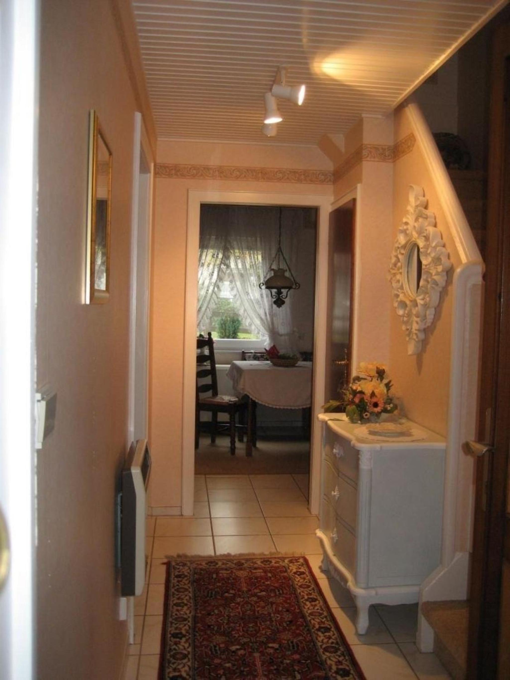 Große Ferienwohnung Mit Balkon Und Garten