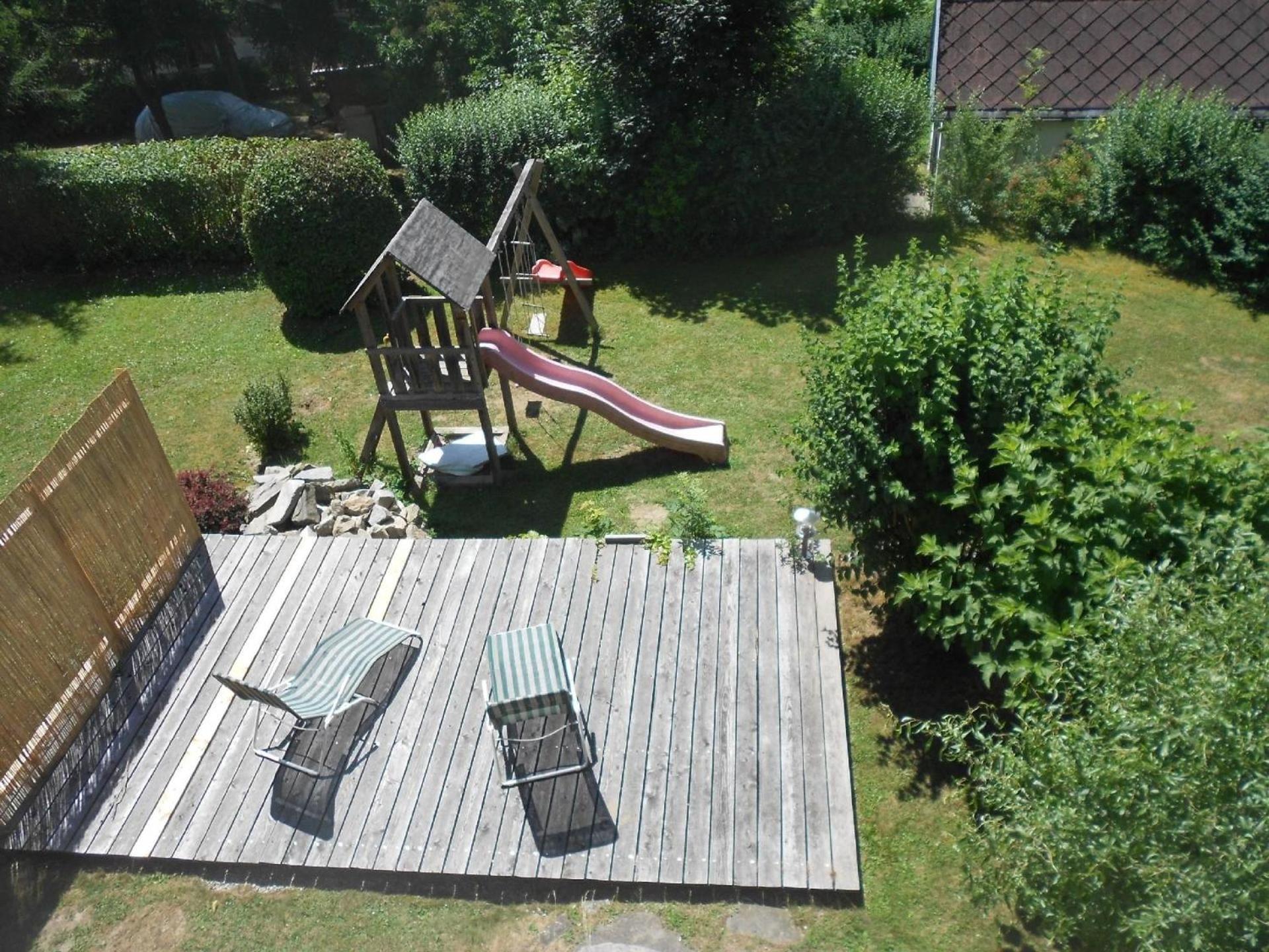 Haus in Kovárov mit Terrasse, Grill und Garten