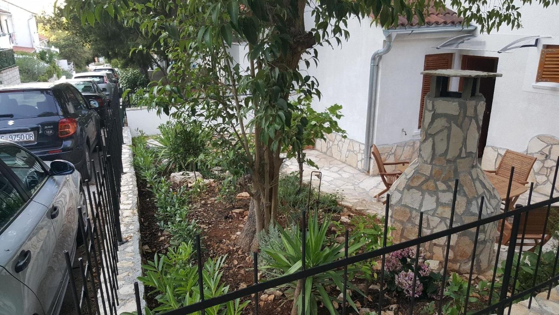 Apartment Bella Mit Balkon Und Terrasse In Necujam