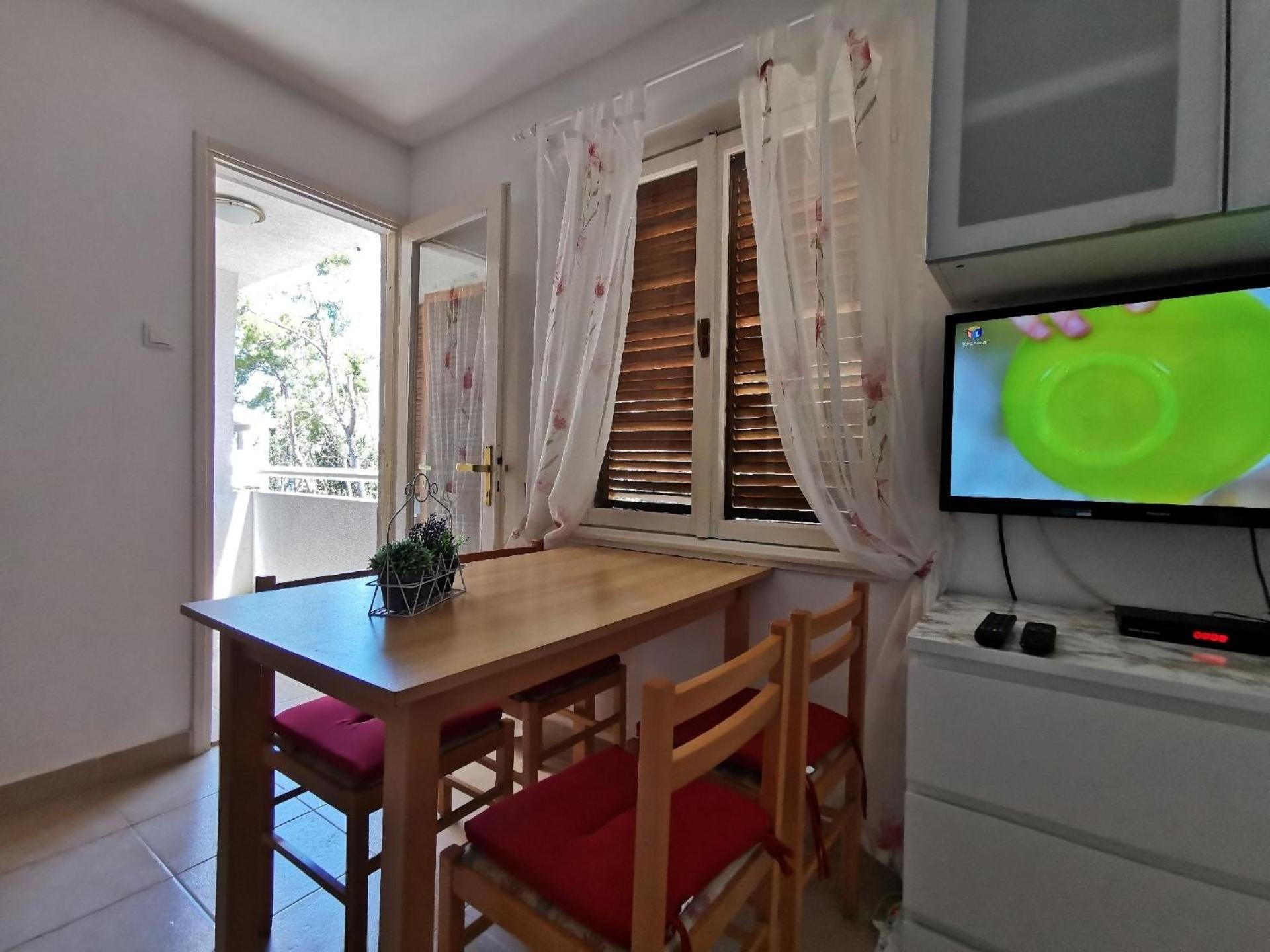 Apartment Bella Mit Balkon Und Terrasse In Necujam