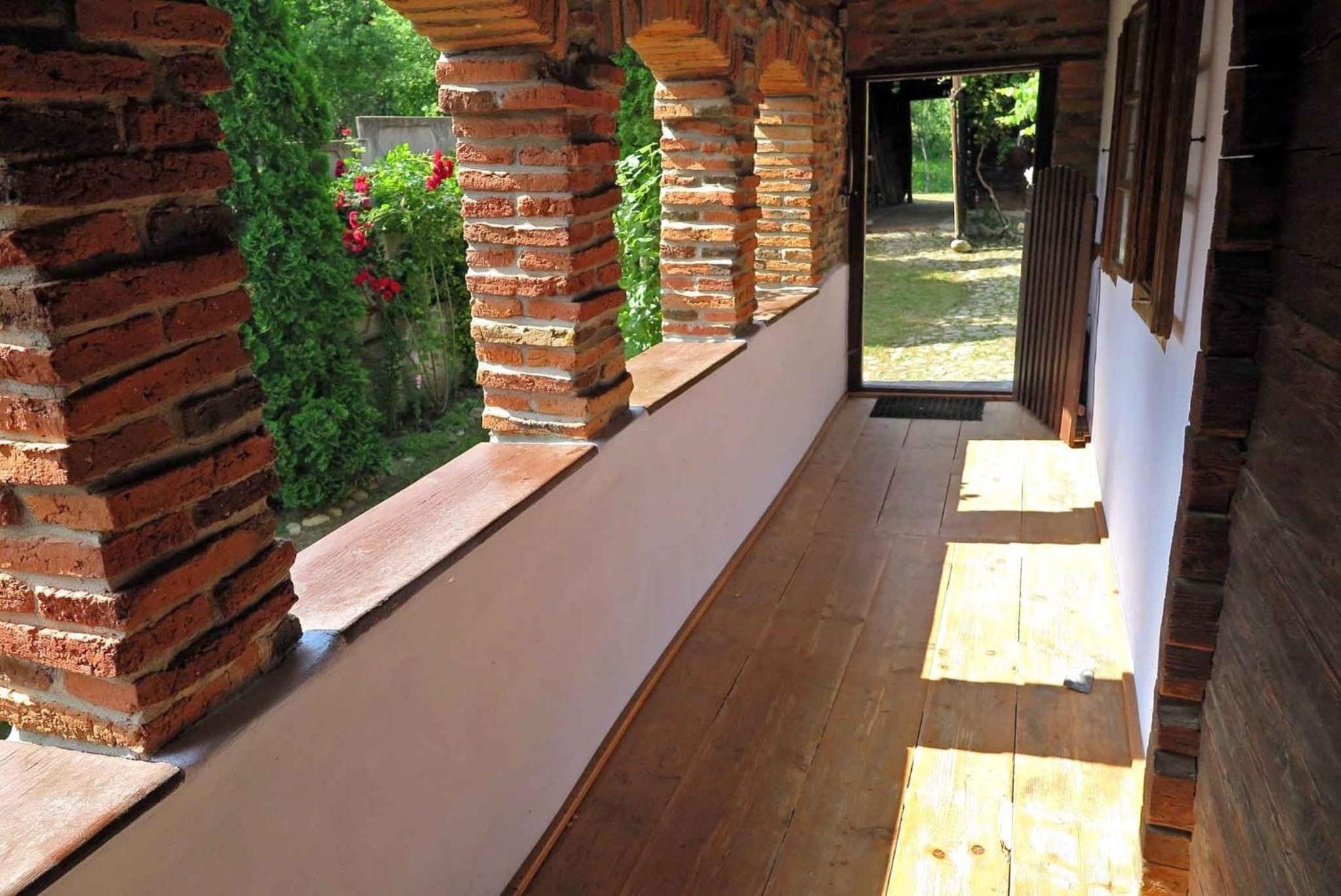 Photo 11