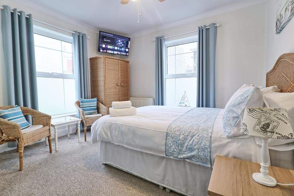 Walton Beach Holiday Lets view 3