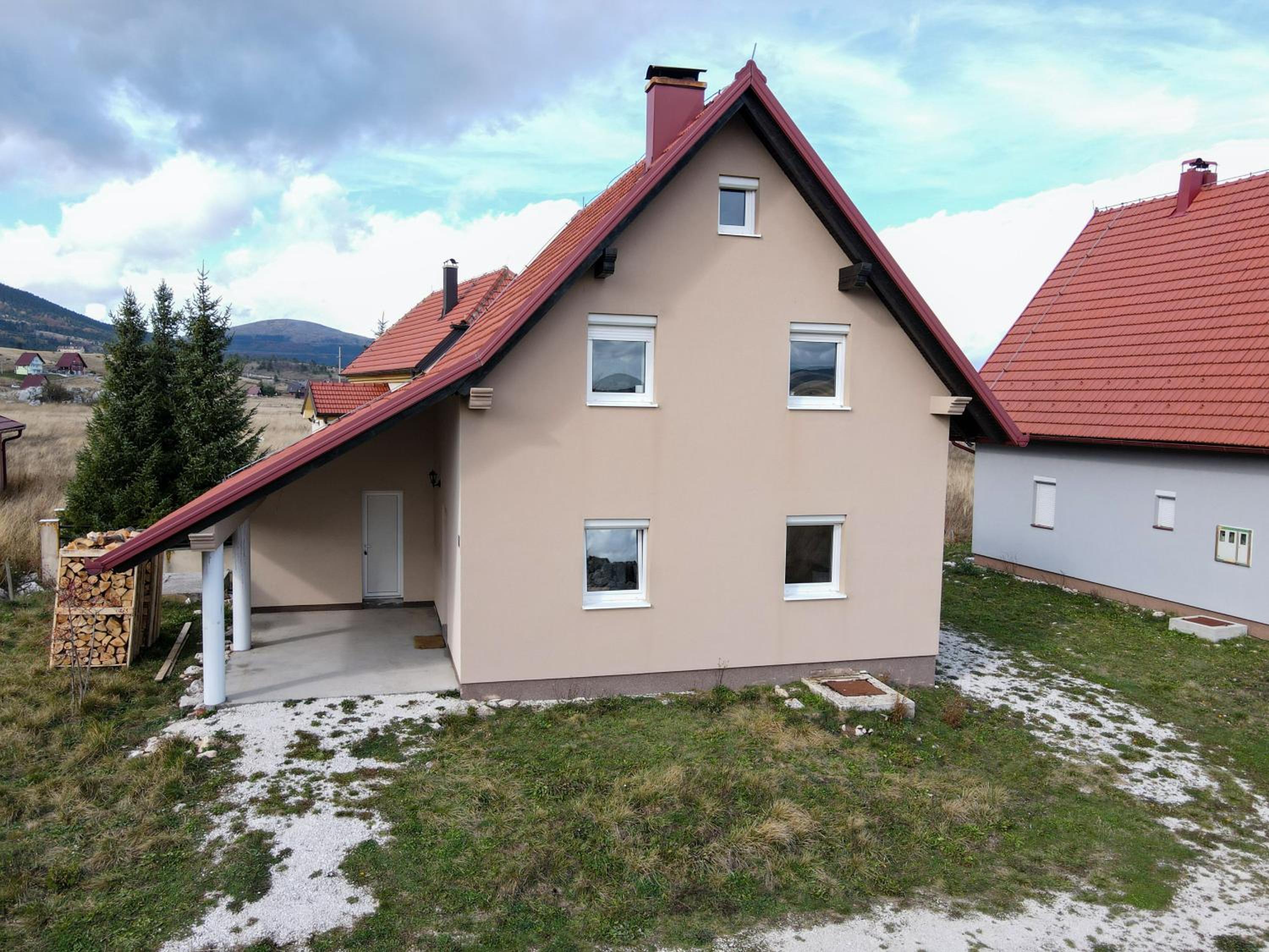 Apartman Lena