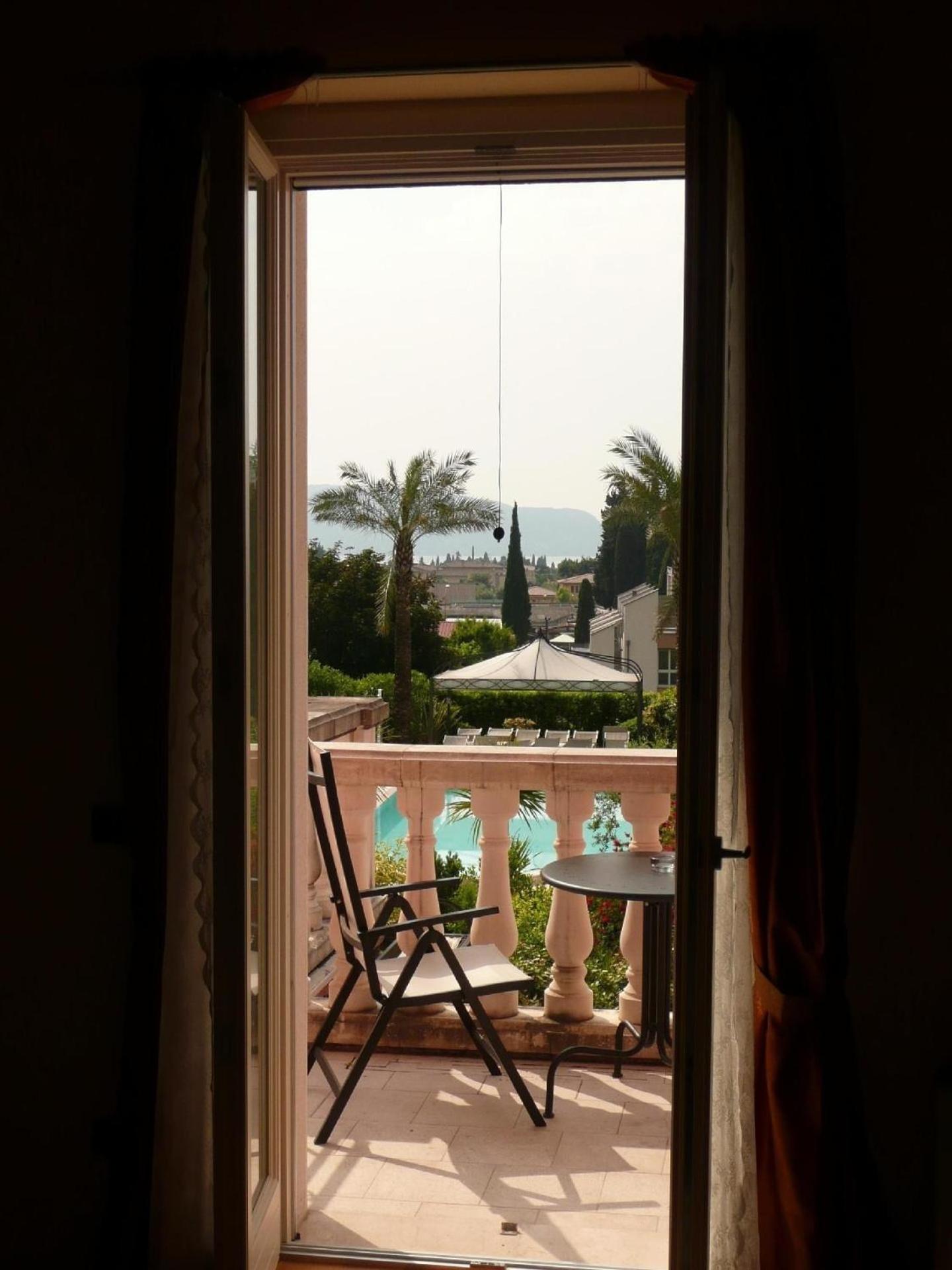Photo 16