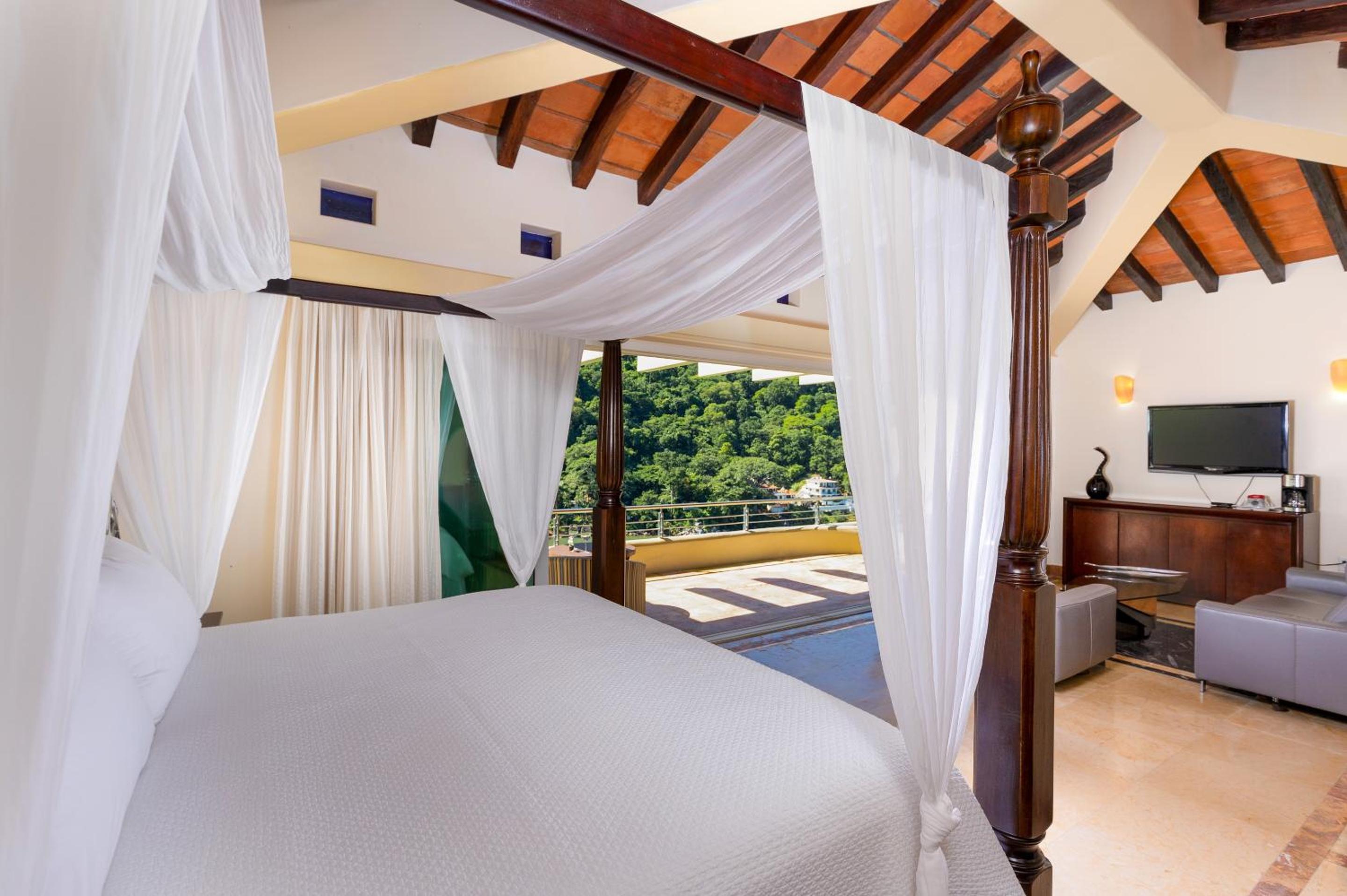 Boca de Tomatlán Ocean Frontage Boutique Hotel view 5