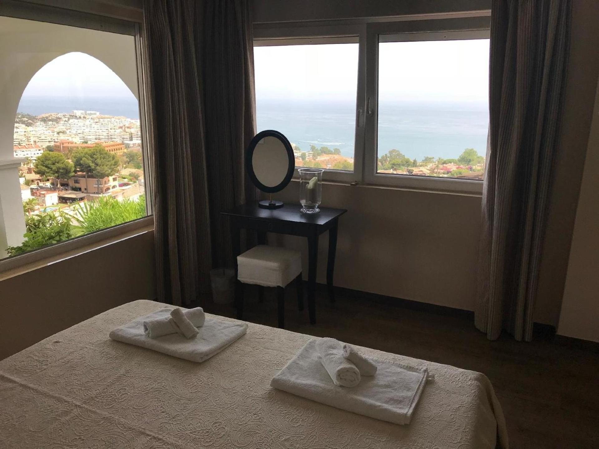 Sonnige Villa Bella Vista mit fantastischem Panoramablick und privaten Pool, exklusive Lage