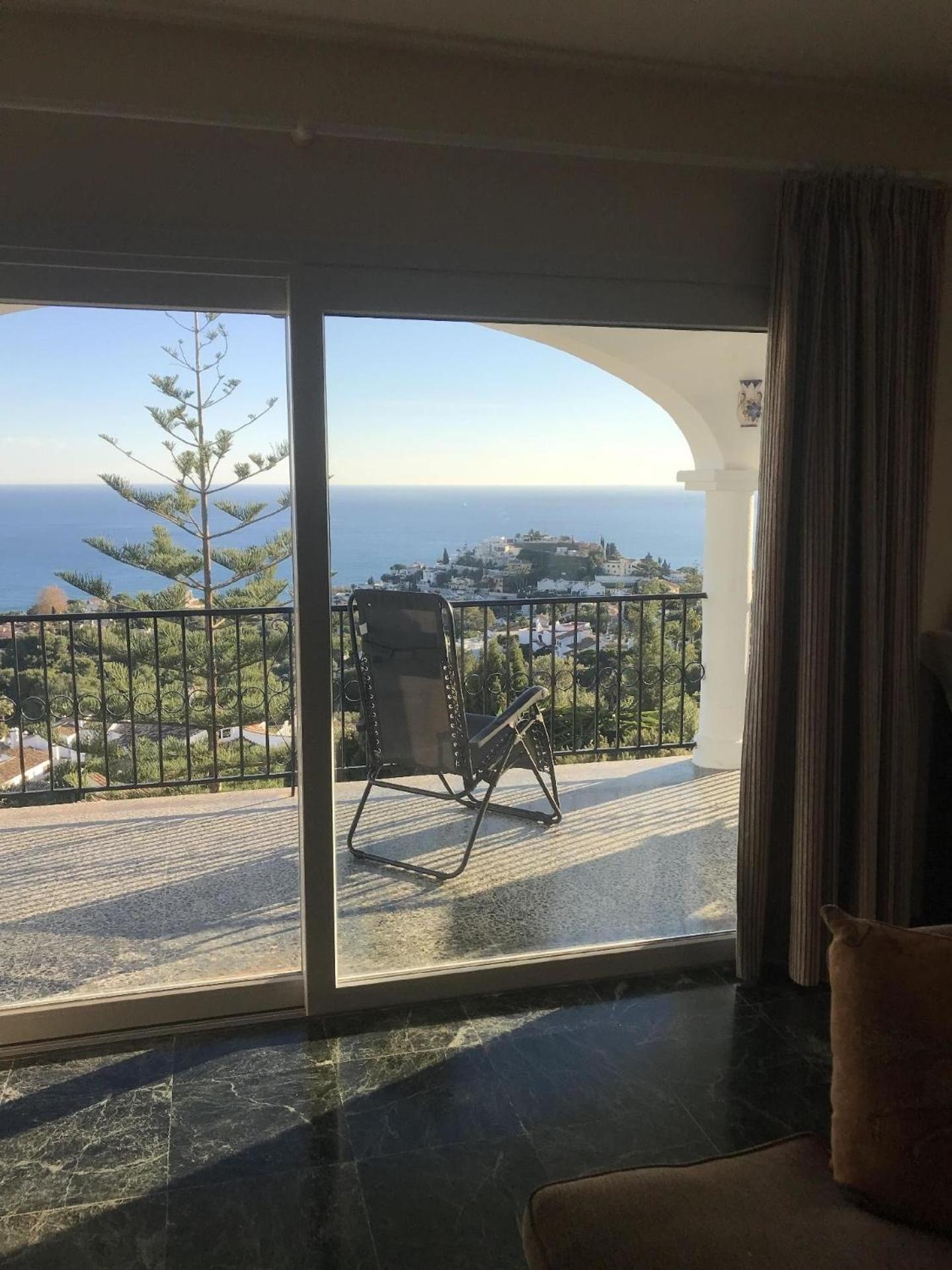 Sonnige Villa Bella Vista mit fantastischem Panoramablick und privaten Pool, exklusive Lage