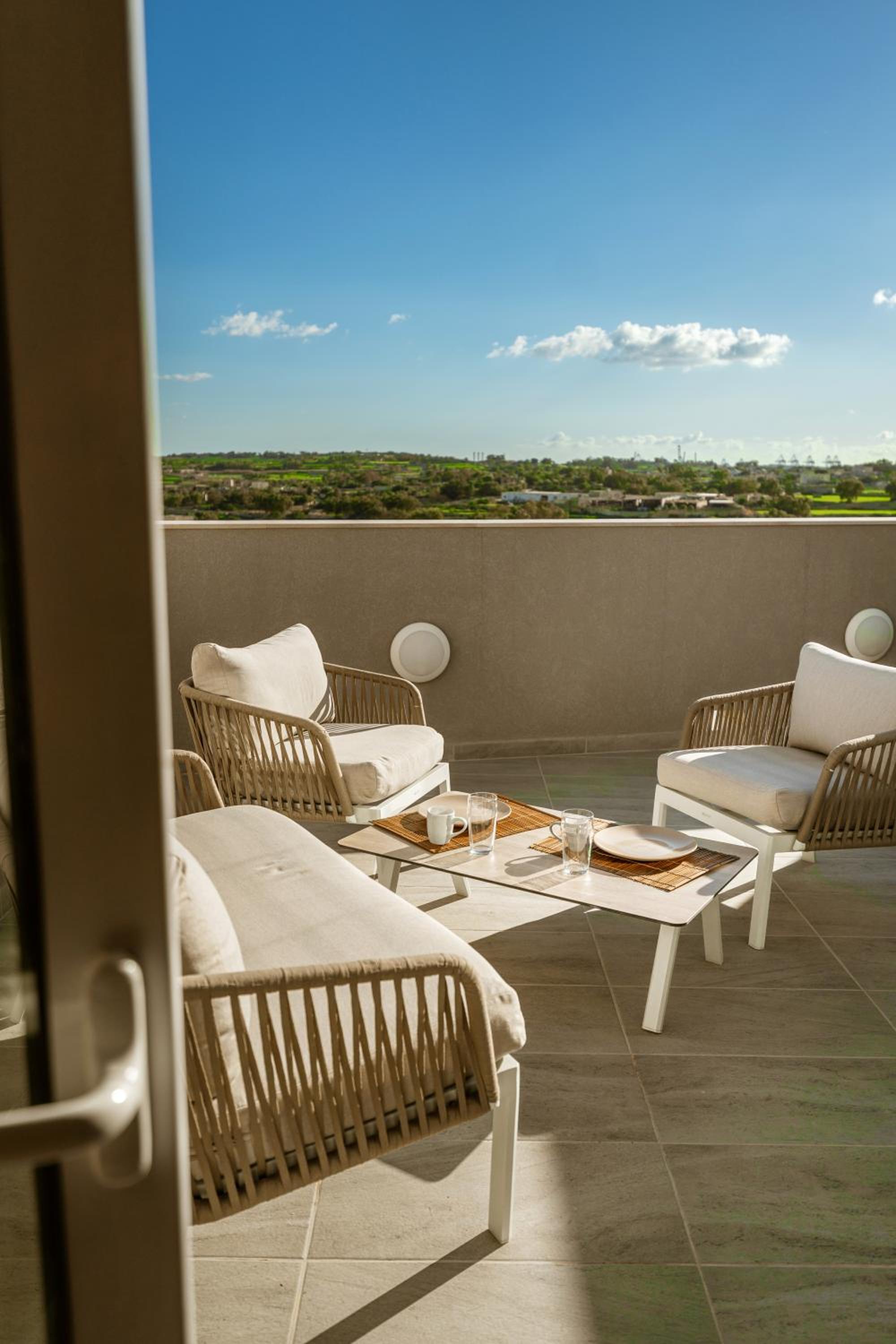Amazing terraced apartment with free parking