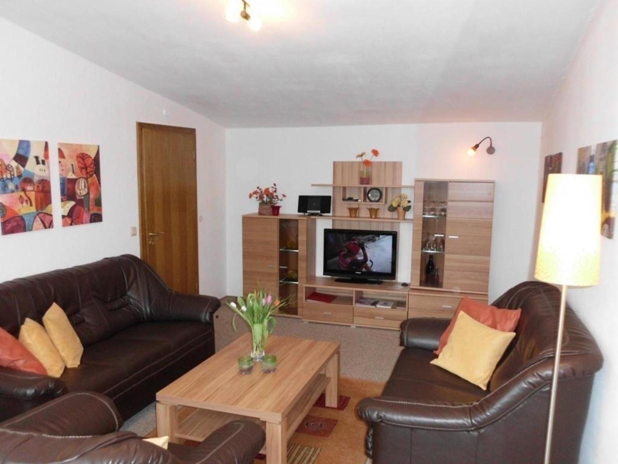 Großzügige Wohnung Mit Bergblick Im Haus Hopfe