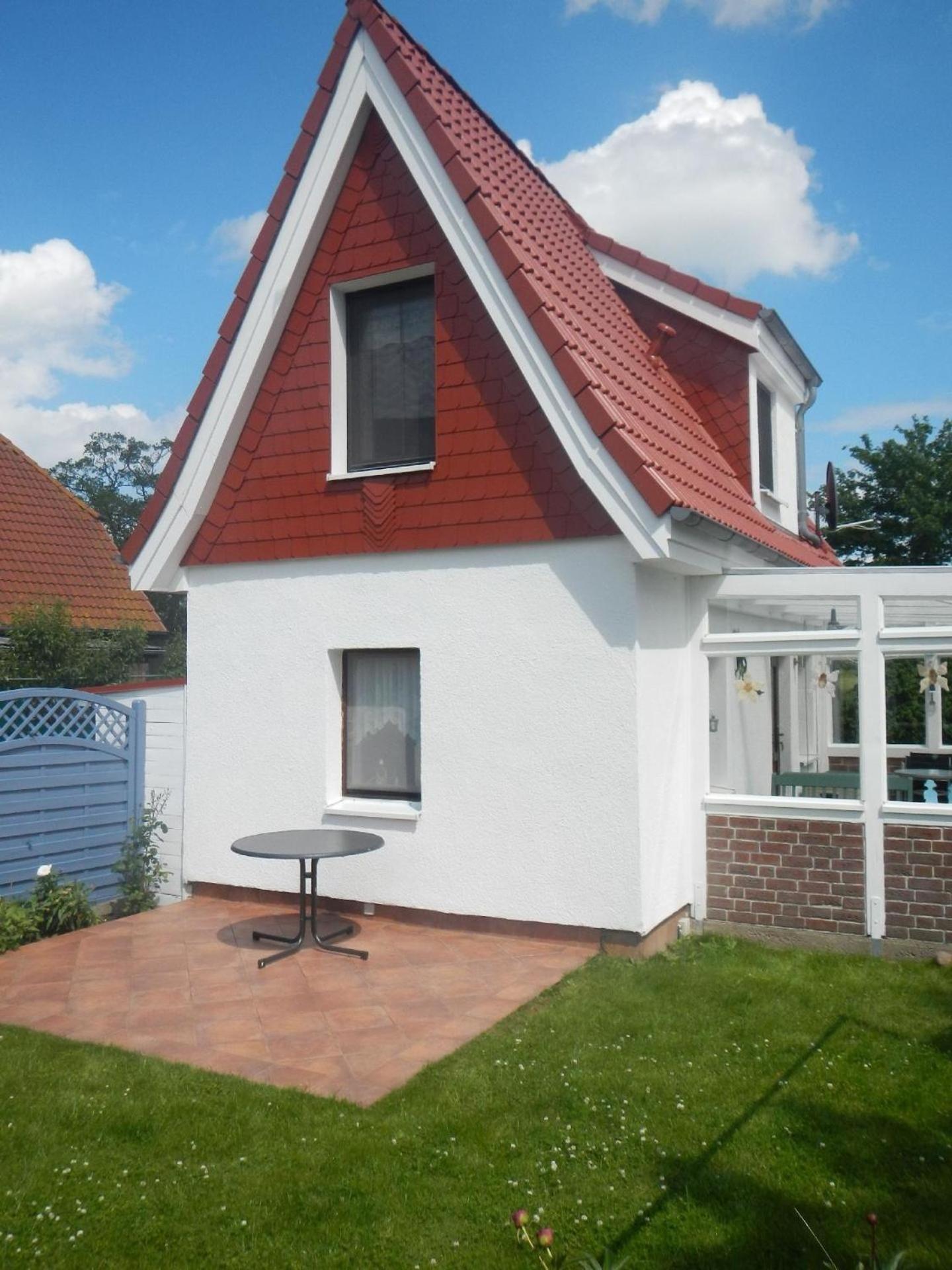 Behagliches Ferienhaus Mit Garten Und Terrasse